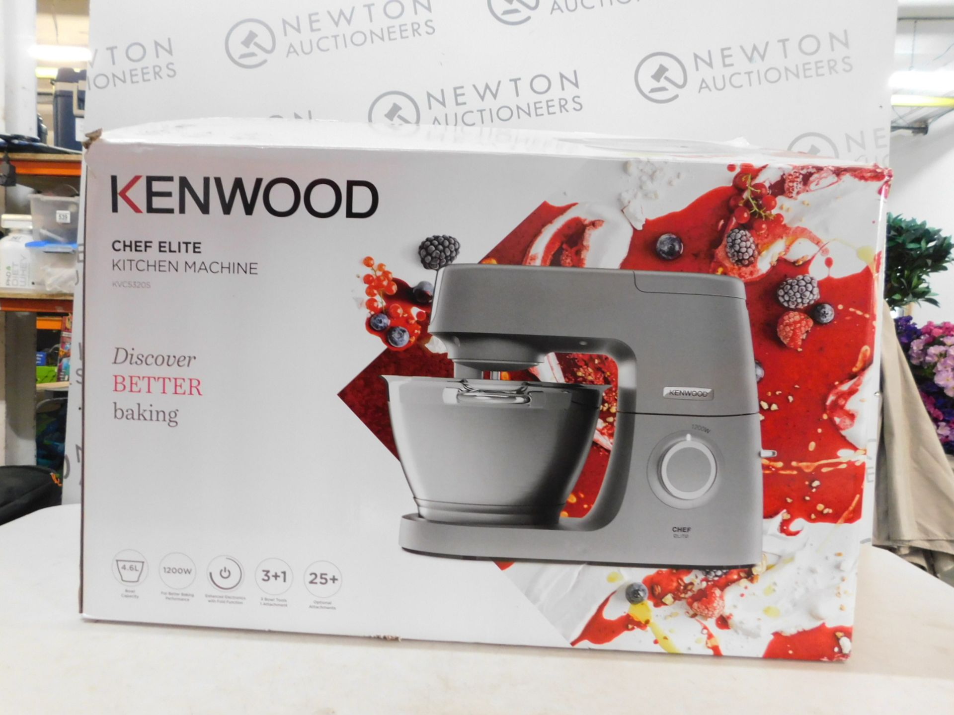 1 BOXED KENWOOD KVC5320S CHEF ELITE 4.6L STAND MIXER WITH GLASS BLENDER RRP Â£549.99 (WORKING)