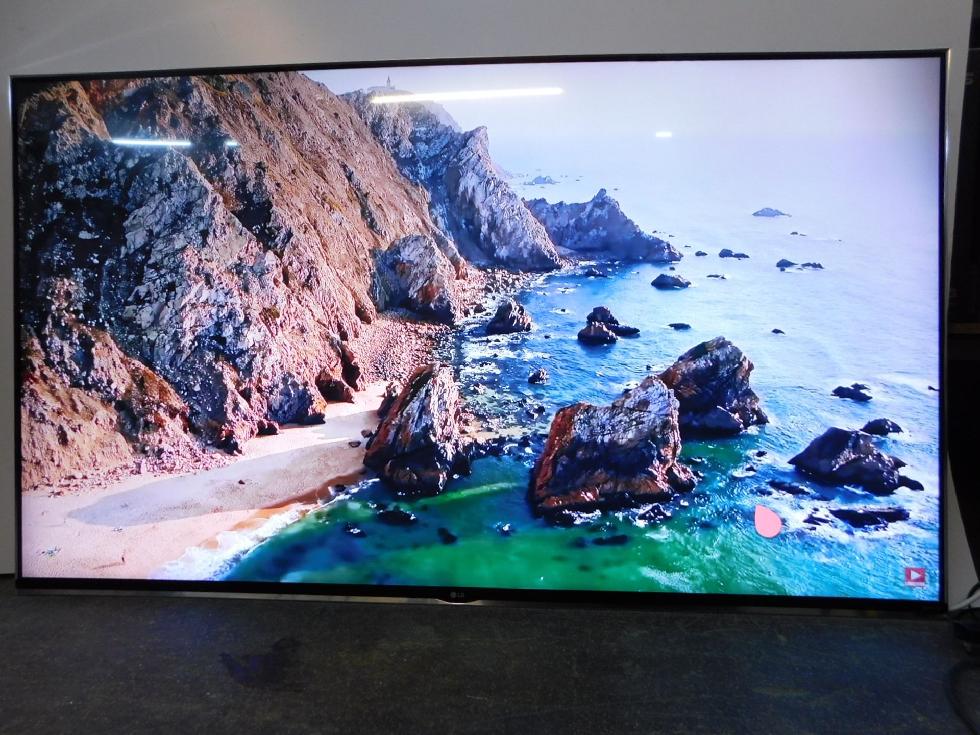 1 LG 65" LG65UF950V SMART 4K ULTRA HD LED 3D TV RRP Â£2499 (WORKING, HAS FAINT SHADOW IN CORNERS, NO - Image 2 of 2