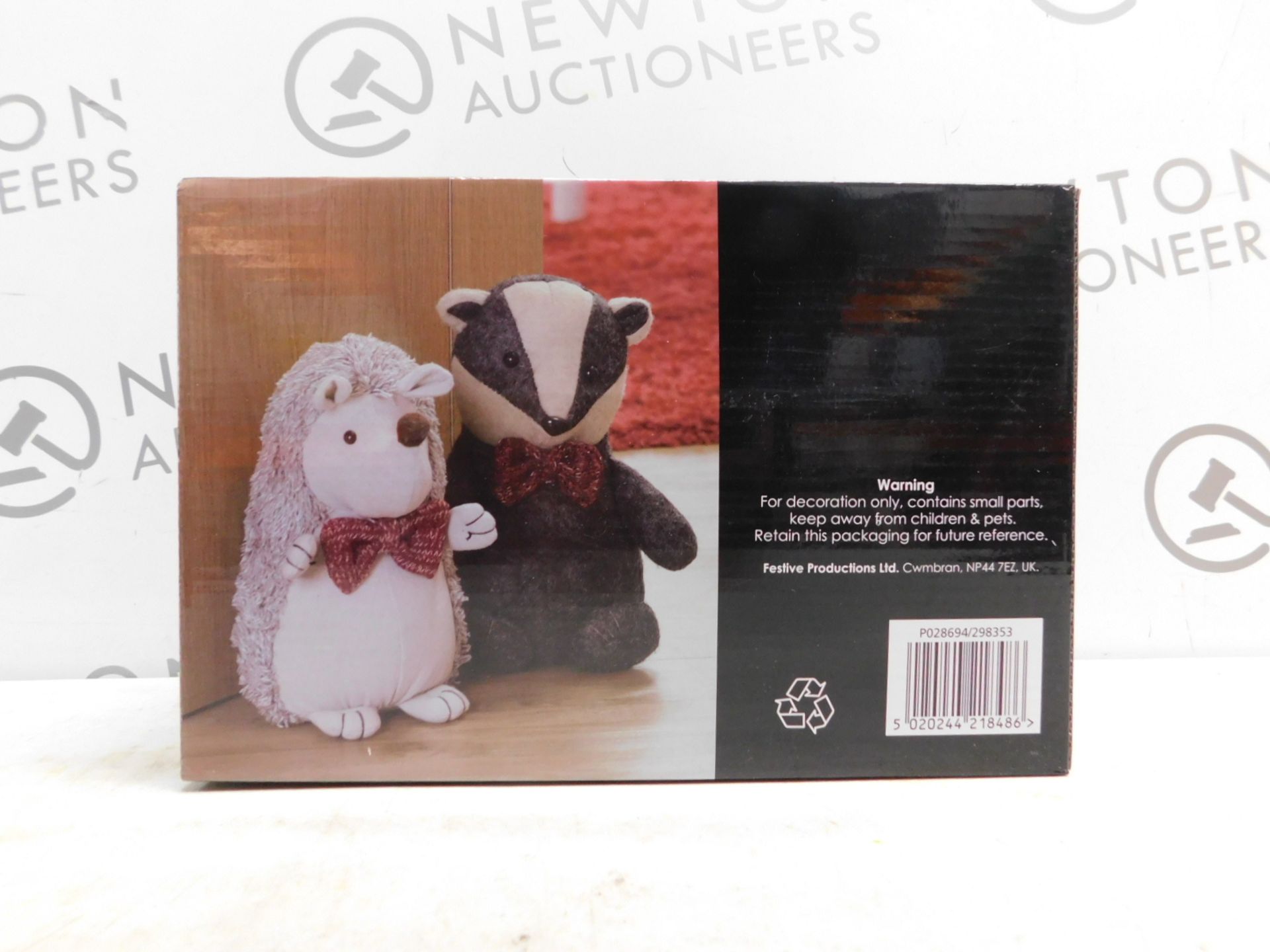 1 BRAND NEW BOXED FESTIVE PLUSH 2PK 26CM HEDGEHOG & BADGER DOORSTOPS RRP £39.99