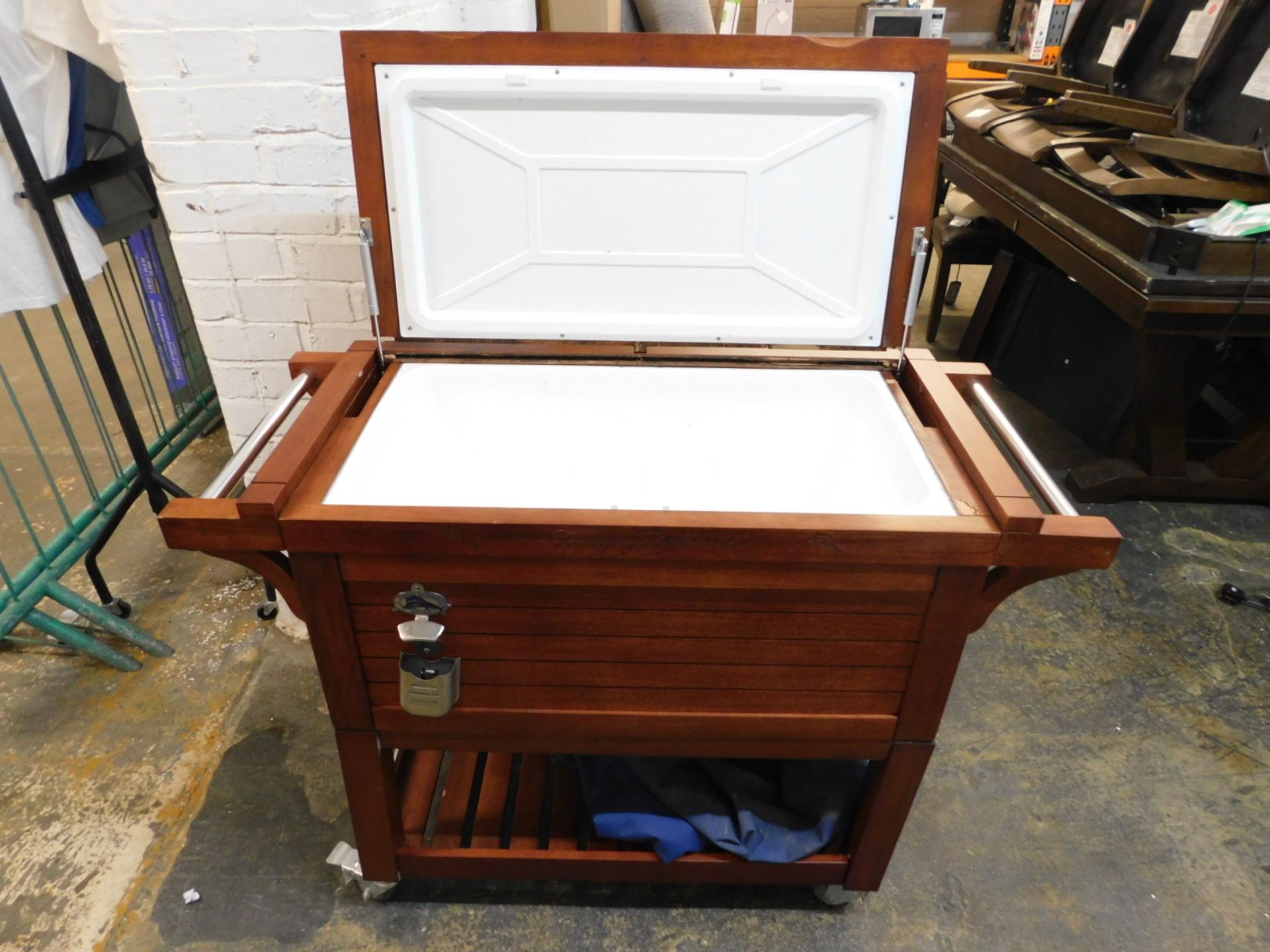 1 TOMMY BAHAMA MAHOGANY 94L ROLLING PARTY COOLER RRP £399