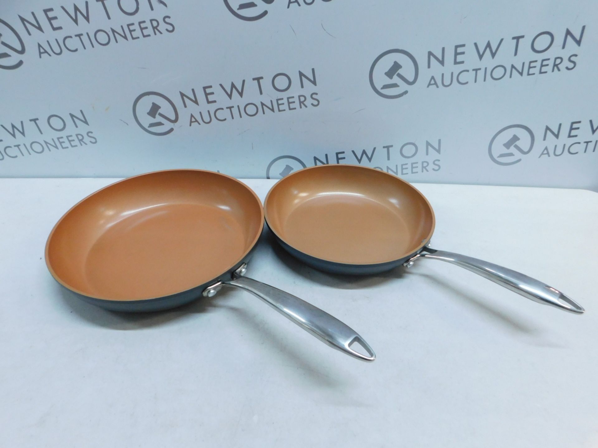 1 SET OF 2 GOTHAM STEEL PRO NON-STICK TITANIUM CERAMIC FRYING PANS RRP Â£49.99