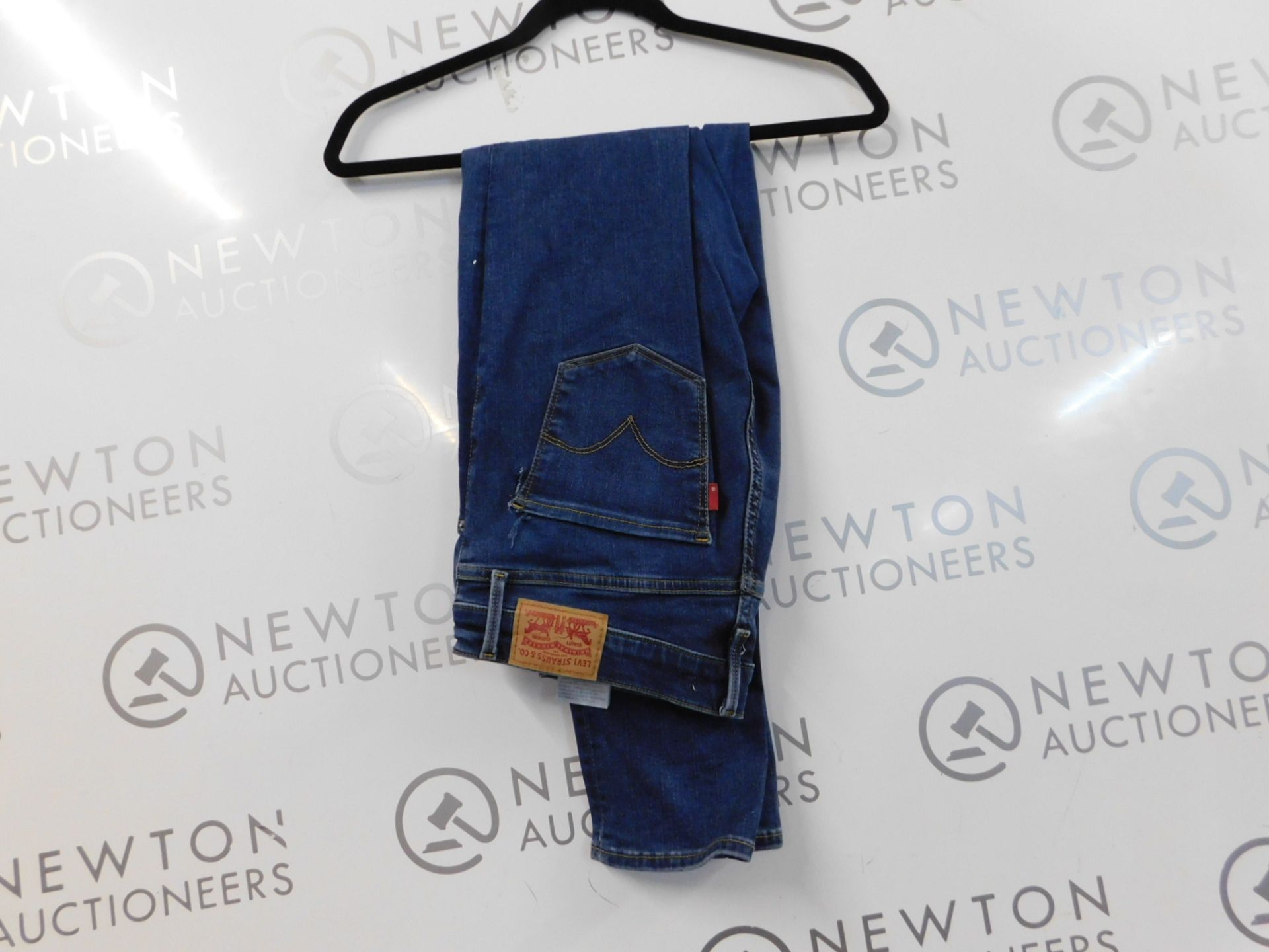 1 PAIR OF LEVIS 311 BLUE SHAPING SKINNY JEANS SIZE W28 L30 RRP Â£89.99