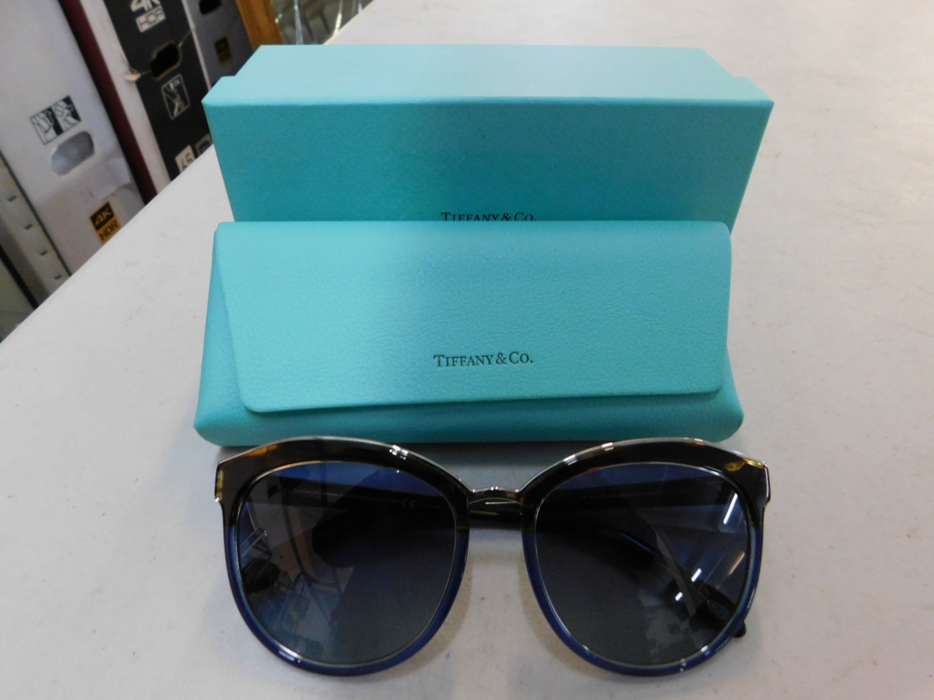 1 BOXED PAIR OF TIFFANY AND CO SUNGLASSES WITH CASE MODEL TF4146 RRP Â£199