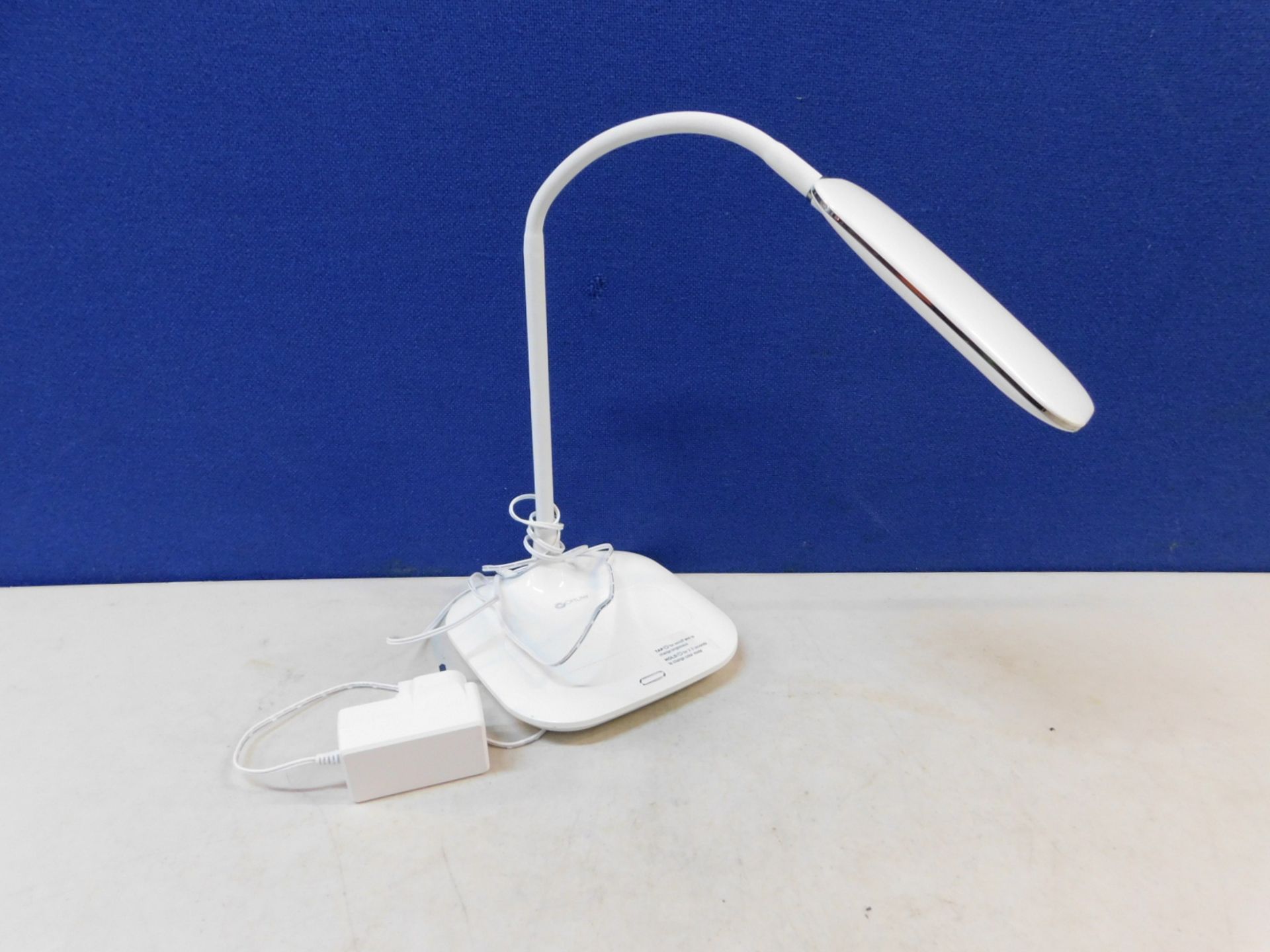 1 OTTLITE FLEX NECK LED DESK LAMP WITH WIRELESS CHARGING RRP Â£49.99