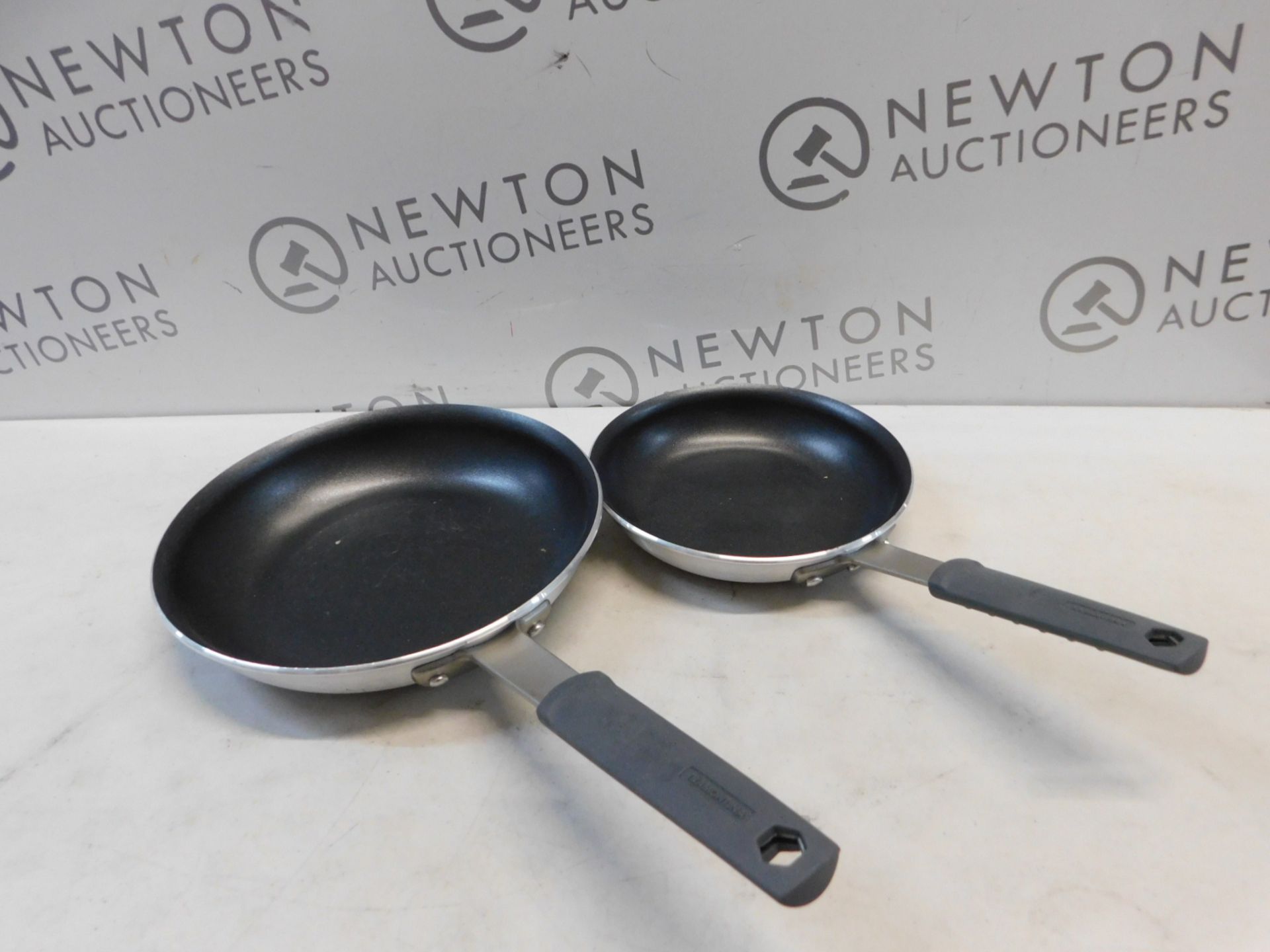 1 SET OF 2 PROFESSIONAL NON-STICK FRYING PANS BY TRAMONTINA RRP Â£59.99