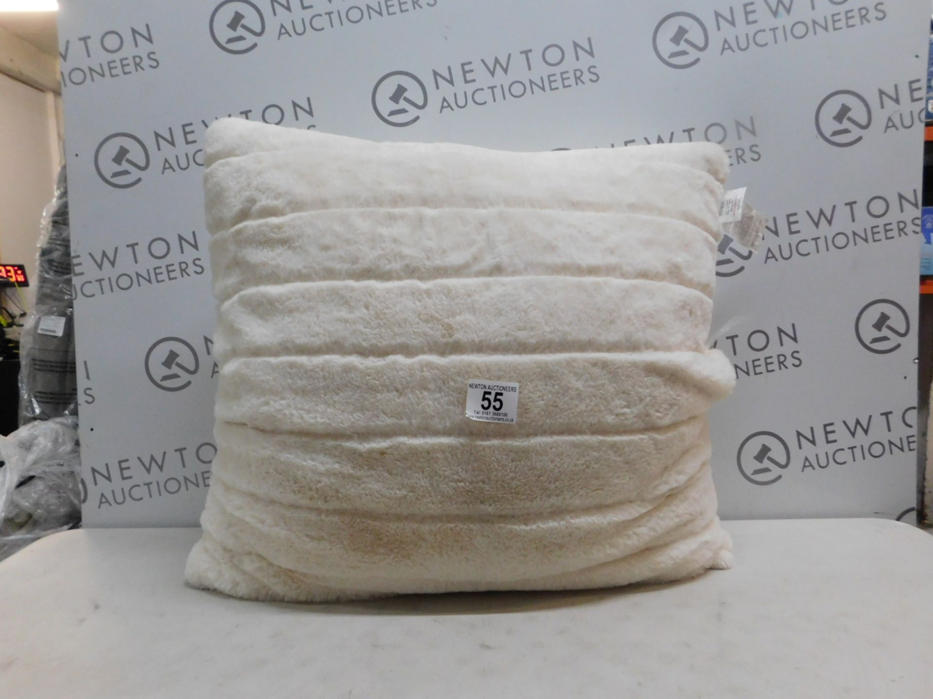 1 ARLEE HOME FASHION LARGE BEIGE CUSHION RRP Â£29.99