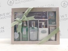 1 BRAND NEW BOXED SOLACE SPA BATH GIFT BOX SET 260ML BODY CREAM, 180ML SHOWER GEL, 100ML BODY