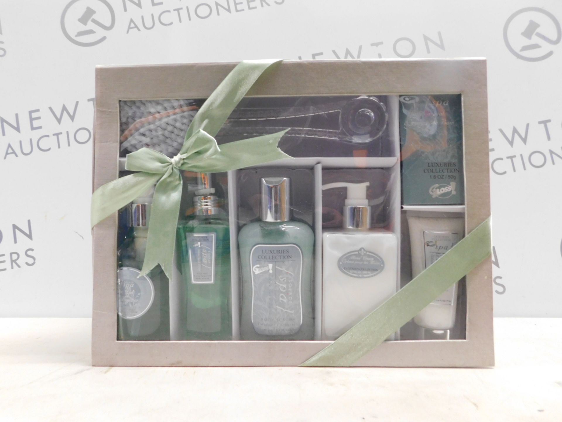 1 BRAND NEW BOXED SOLACE SPA BATH GIFT BOX SET 260ML BODY CREAM, 180ML SHOWER GEL, 100ML BODY