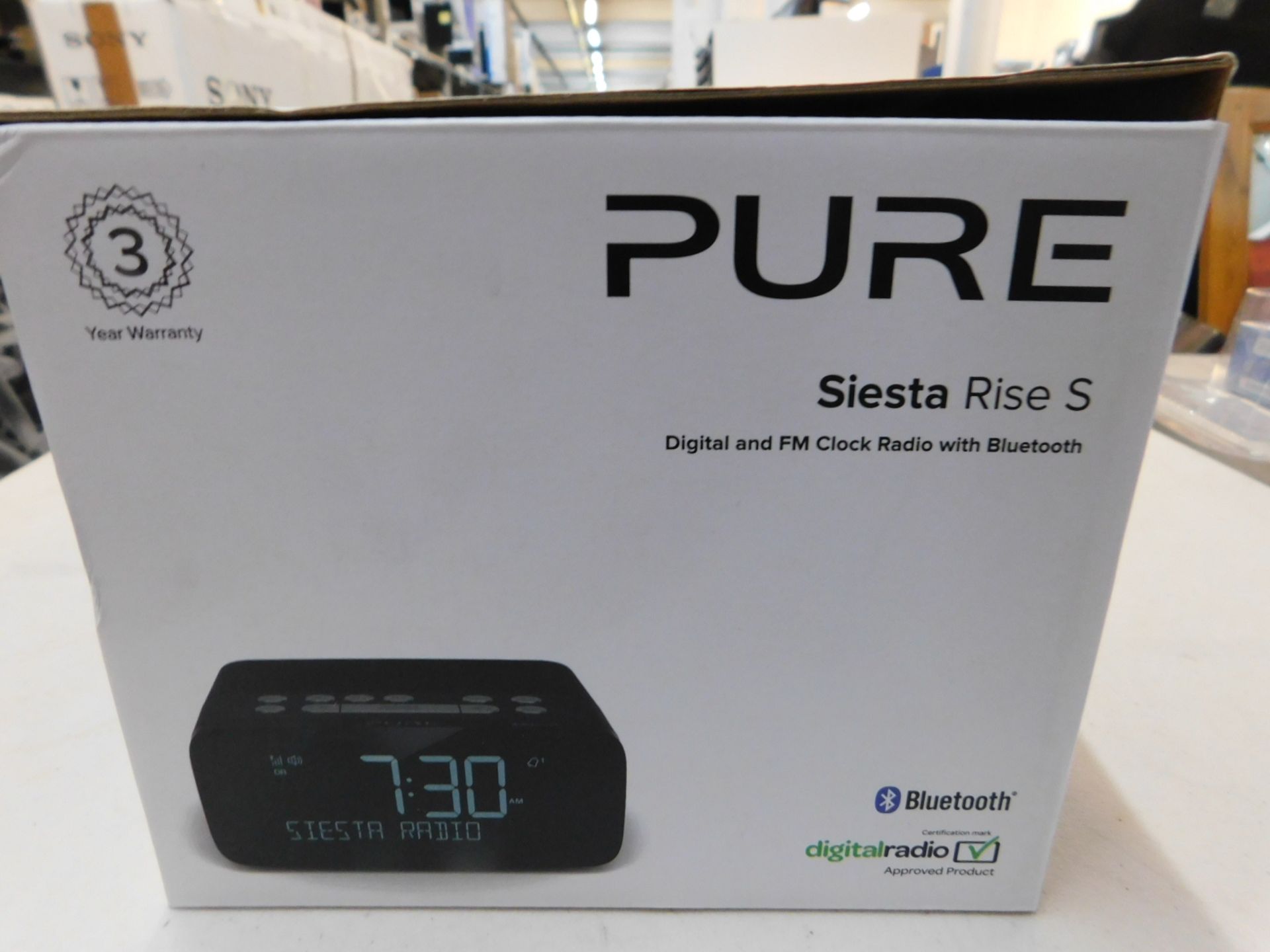 1 BOXED PURE SIESTA RISE S DIGITAL AND FM CLOCK RADIO WITH BLUETOOTH RRP Â£79.99