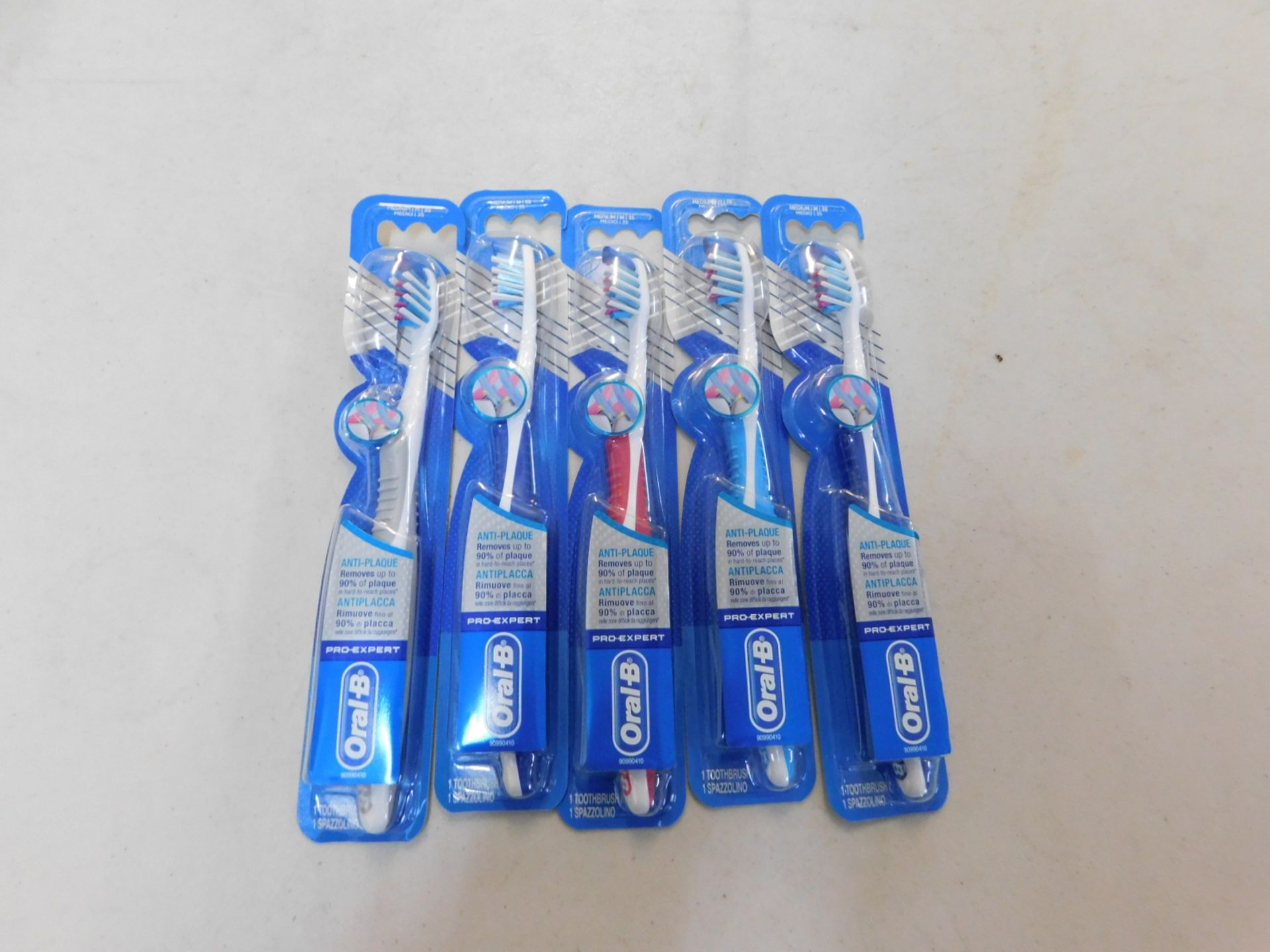 5 ORAL B PRO EXPERT TOOTHBRUSHES RRP Â£29.99
