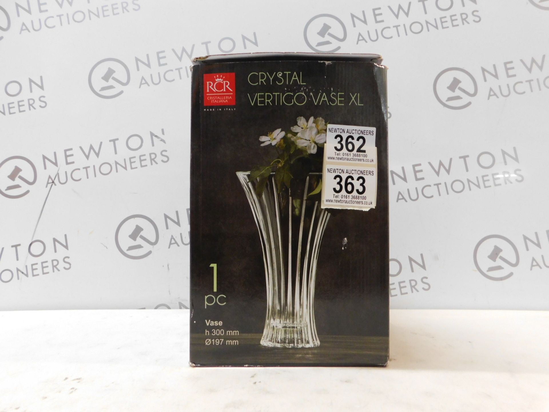 1 BOXED RCR CRYSTAL VERTIGO VASE XL RRP Â£29.99