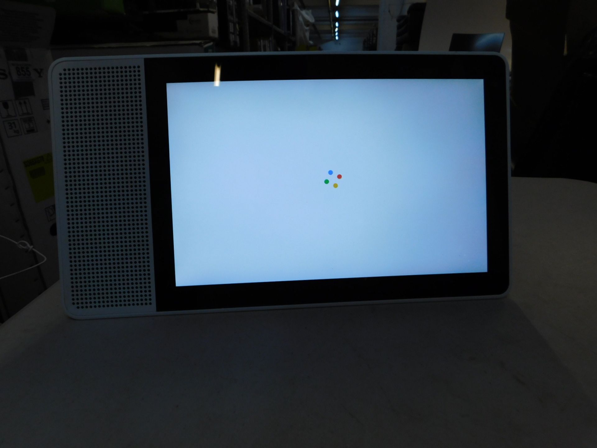 1 LENOVO SMART DISPLAY WITH GOOGLE ASSISTANT RRP Â£229.99 (POWERS ON)