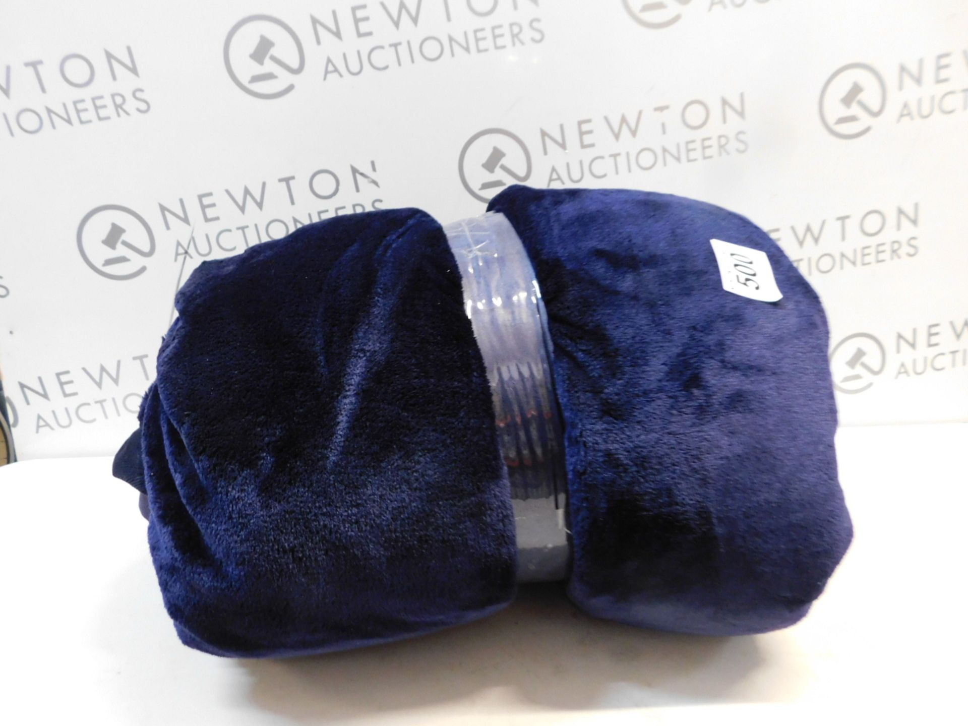 1 MAISON & JARDIN DARK BLUE LUXURY THROW RRP Â£39.99