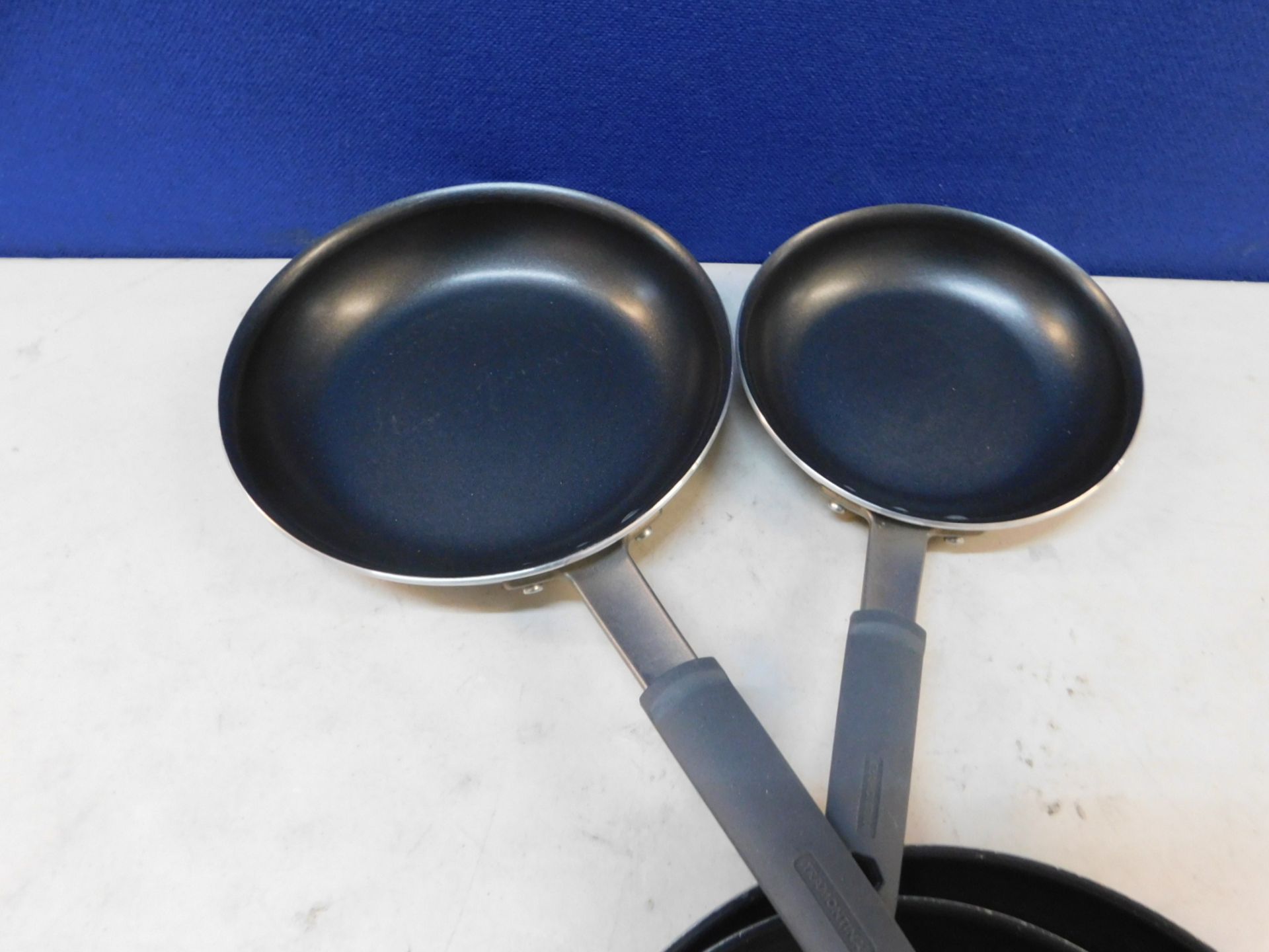 1 SET OF 2 PROFESSIONAL NON-STICK FRYING PANS BY TRAMONTINA RRP Â£59.99