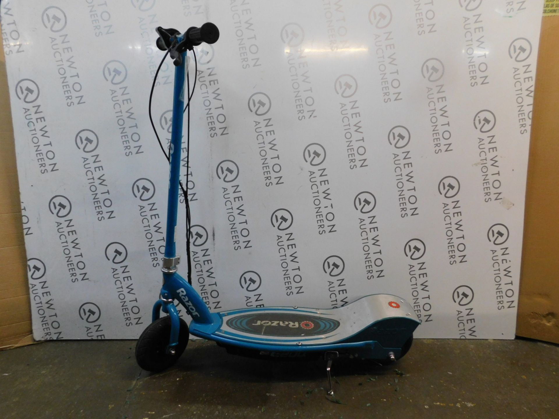 1 RAZOR POWER CORE E200 BLUE ELECTRIC SCOOTER RRP Â£239.99 (NO CHARGER, 1 CUT CABLE)