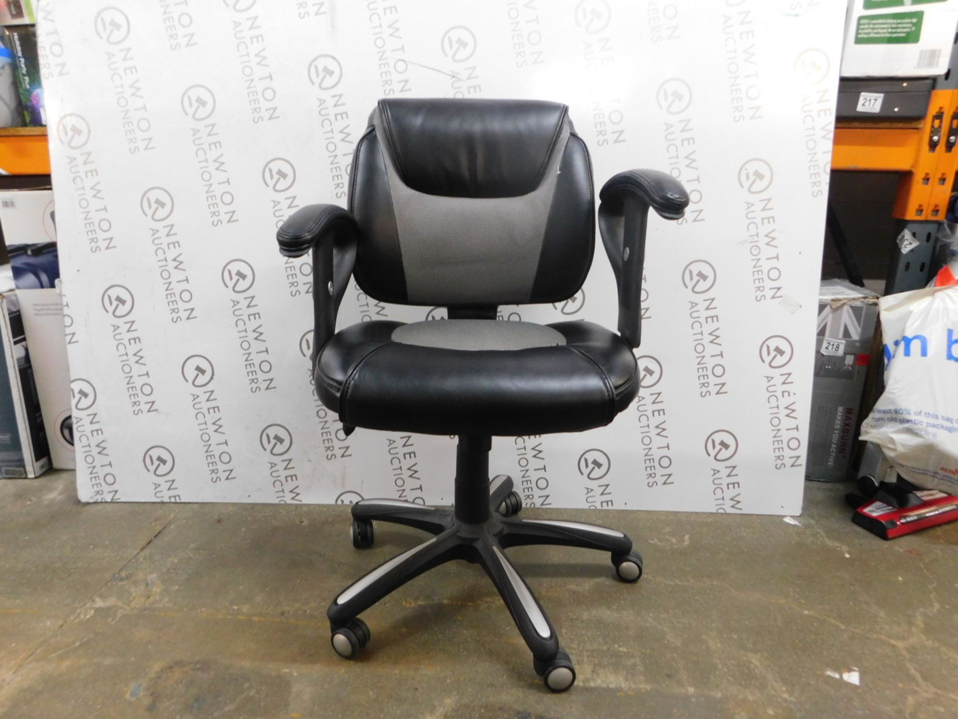 1 TRUE INNOVATIONS BLACK LEATHER OFFICE CHAIR RRP Â£149.99