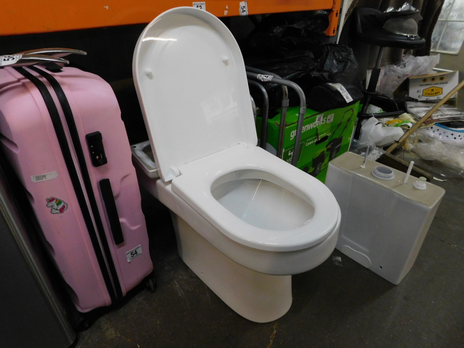 1 TAVISTOCK OUTLINE CLOSE COUPLED TOILET & SEAT RRP Â£299