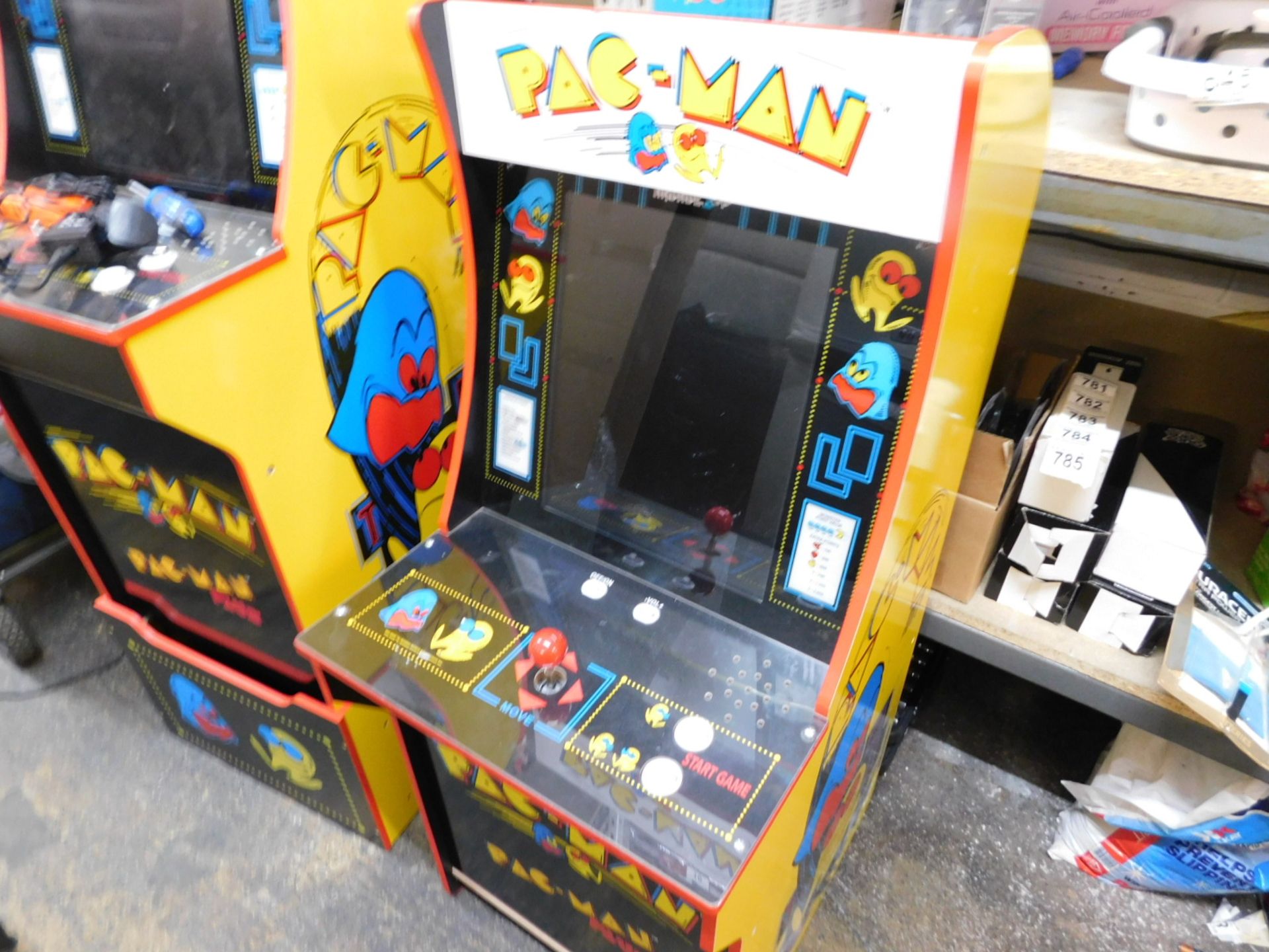 1 ARCADE 1UP PACMAN GAMING MACHINE RRP Â£349 (NO POWER, NO CHARGER)