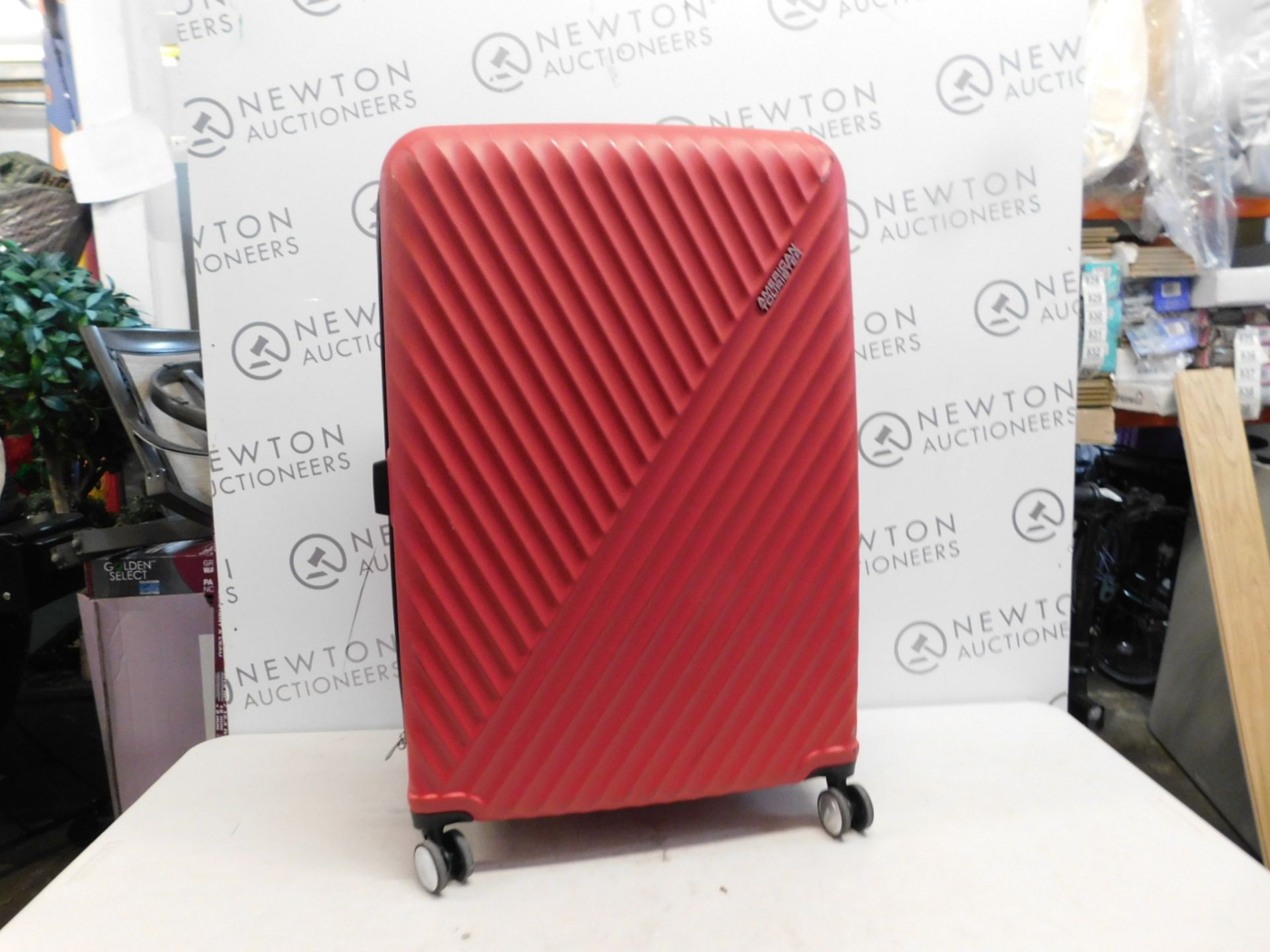 1 AMERICAN TOURISTER LARGE HARDSIDE SPINNER CASE RRP Â£69