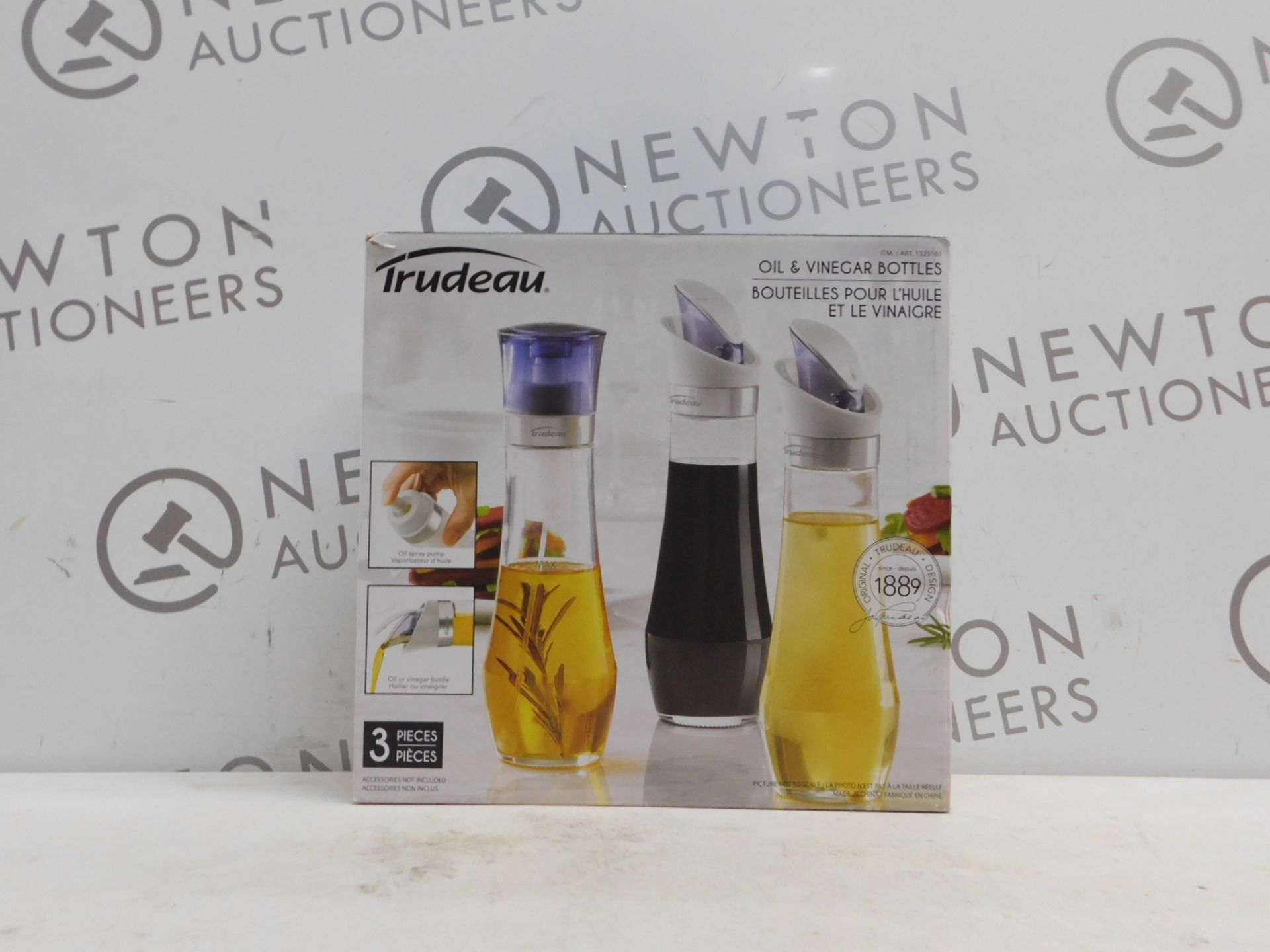 1 BOXED 3 TRUDEAU OIL & VINEGAR BOTTLES RRP Â£29.99