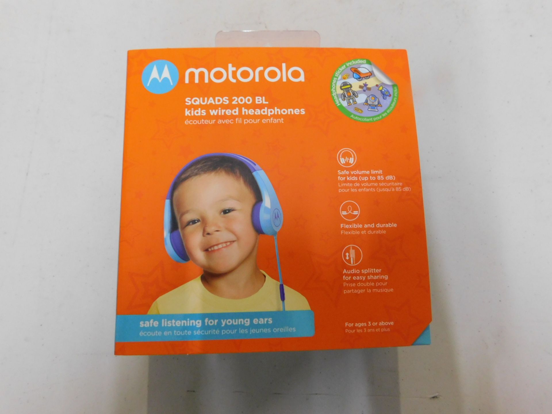 1 BOXED MOTOROLA SQUADS 200 KIDS BOYS WIRED HEADPHONES RRP Â£19.99