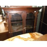 Victorian mahogany display cupboard with 2 display panels to front and shelves behind