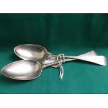 Pair of silver serving spoons (London 1808/1809) 4.