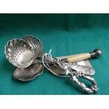 2 decorative plated shell bowl sifter spoons and a bone handled and plated jam spoon