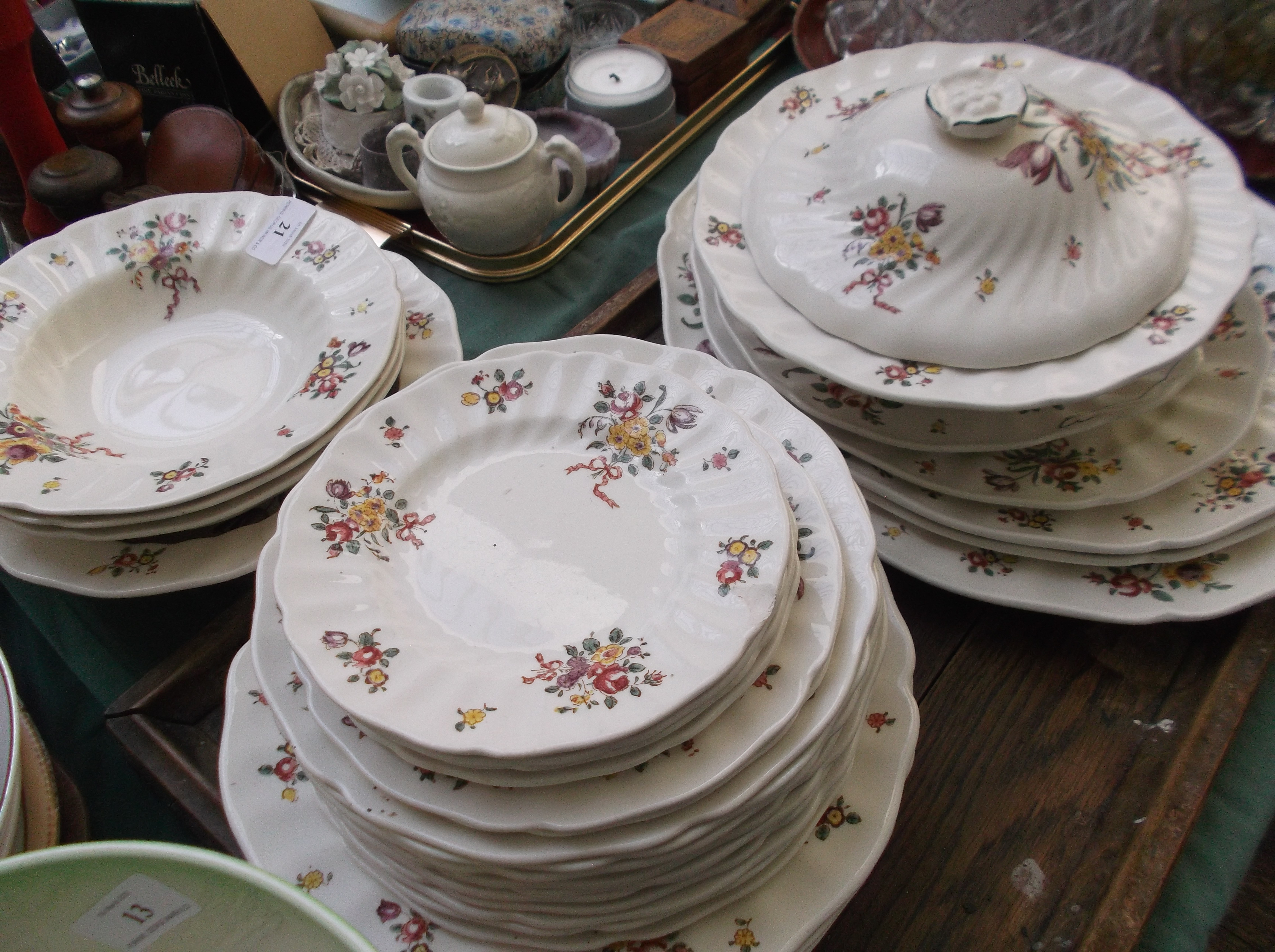 Part cream ground Royal Doulton 'Old Leeds' sprays dinner service incl.