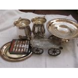 Selection of plateware incl. tray, fruit dish, pair of ale pint tankards etc.