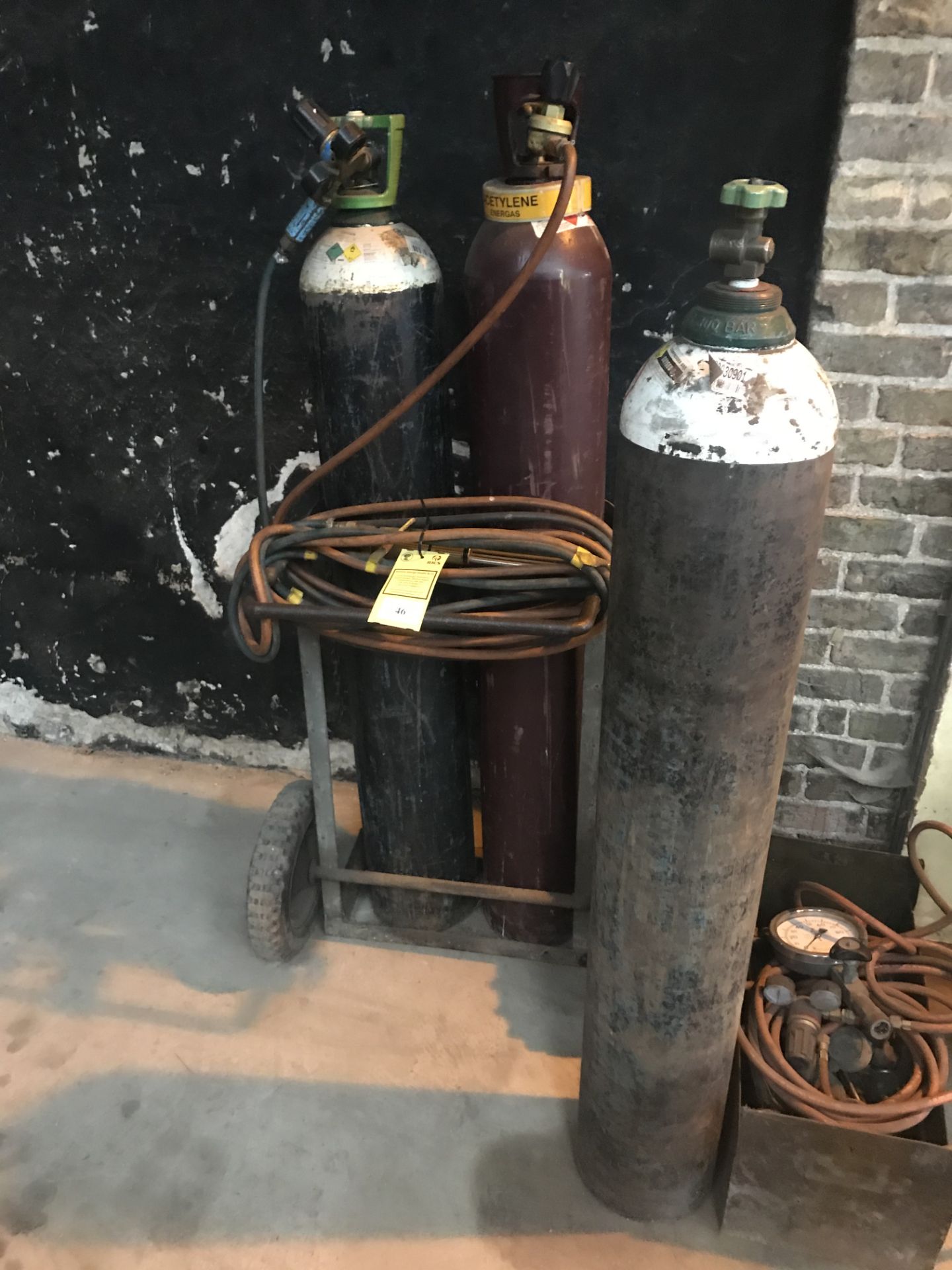 OXY-ACETYLENE GAS CUTTING GEAR AND TROLLEY