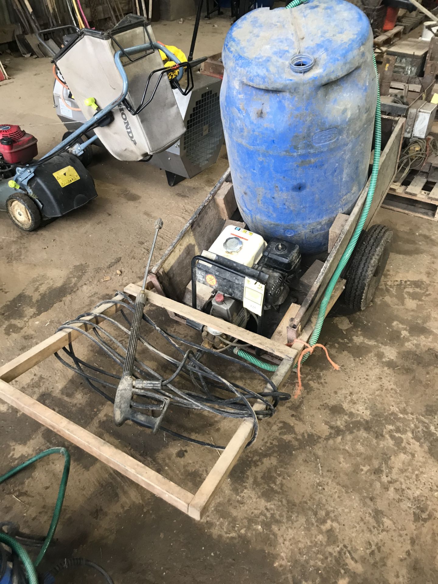 PRESSURE WASHER WITH DONKEY ENGINE AND BARROW