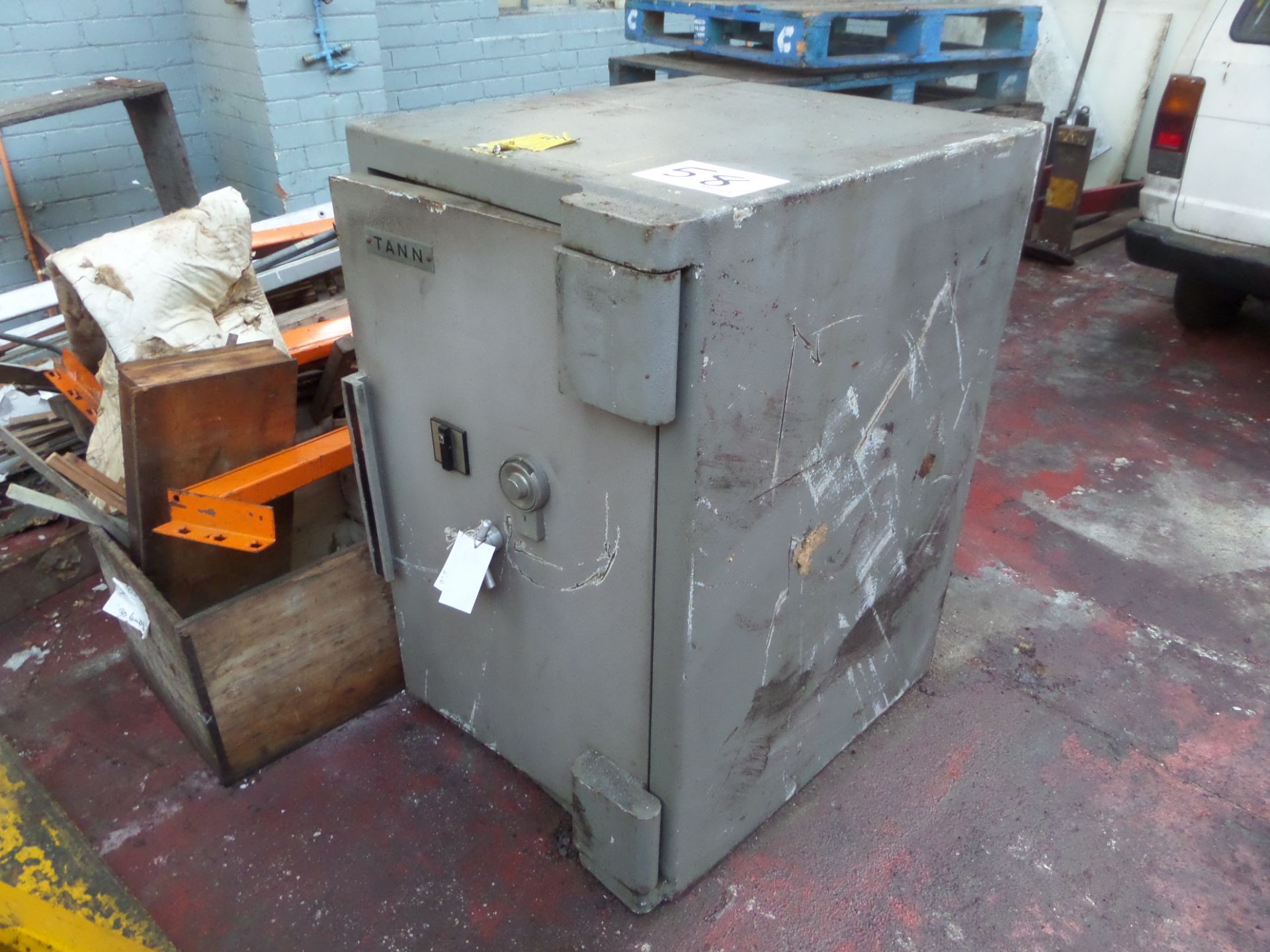 TANN COMBINATION SAFE, COMBINATION AVAILABLE