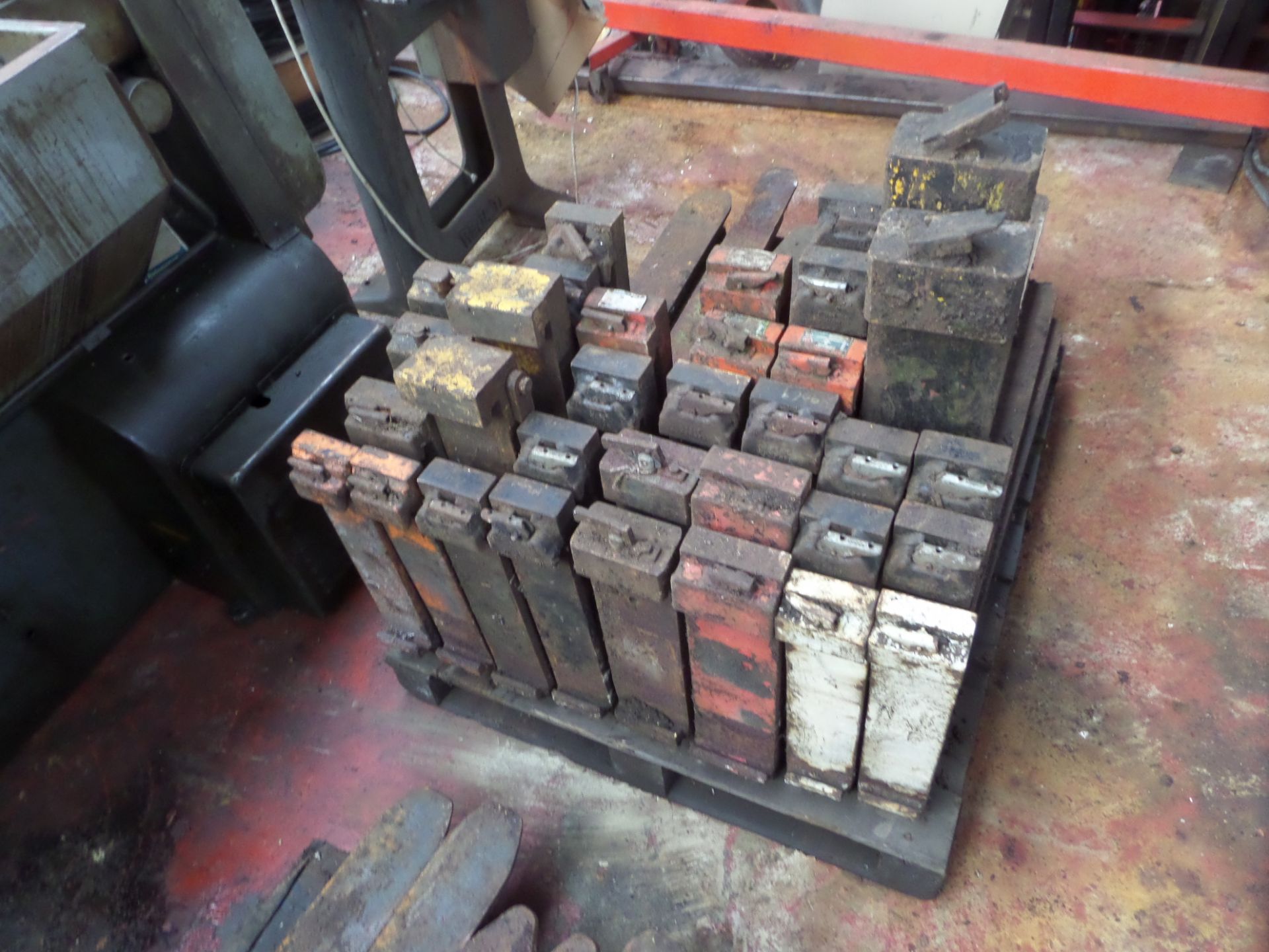 X16 PAIRS OF FORKLIFT TINES - Image 2 of 2