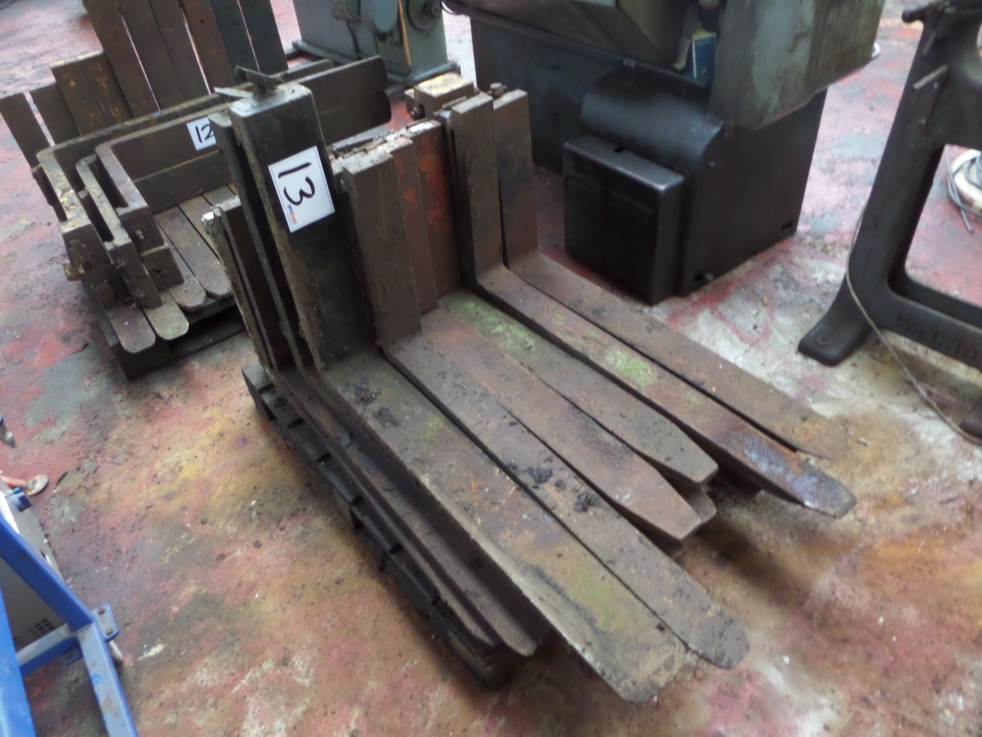 X16 PAIRS OF FORKLIFT TINES