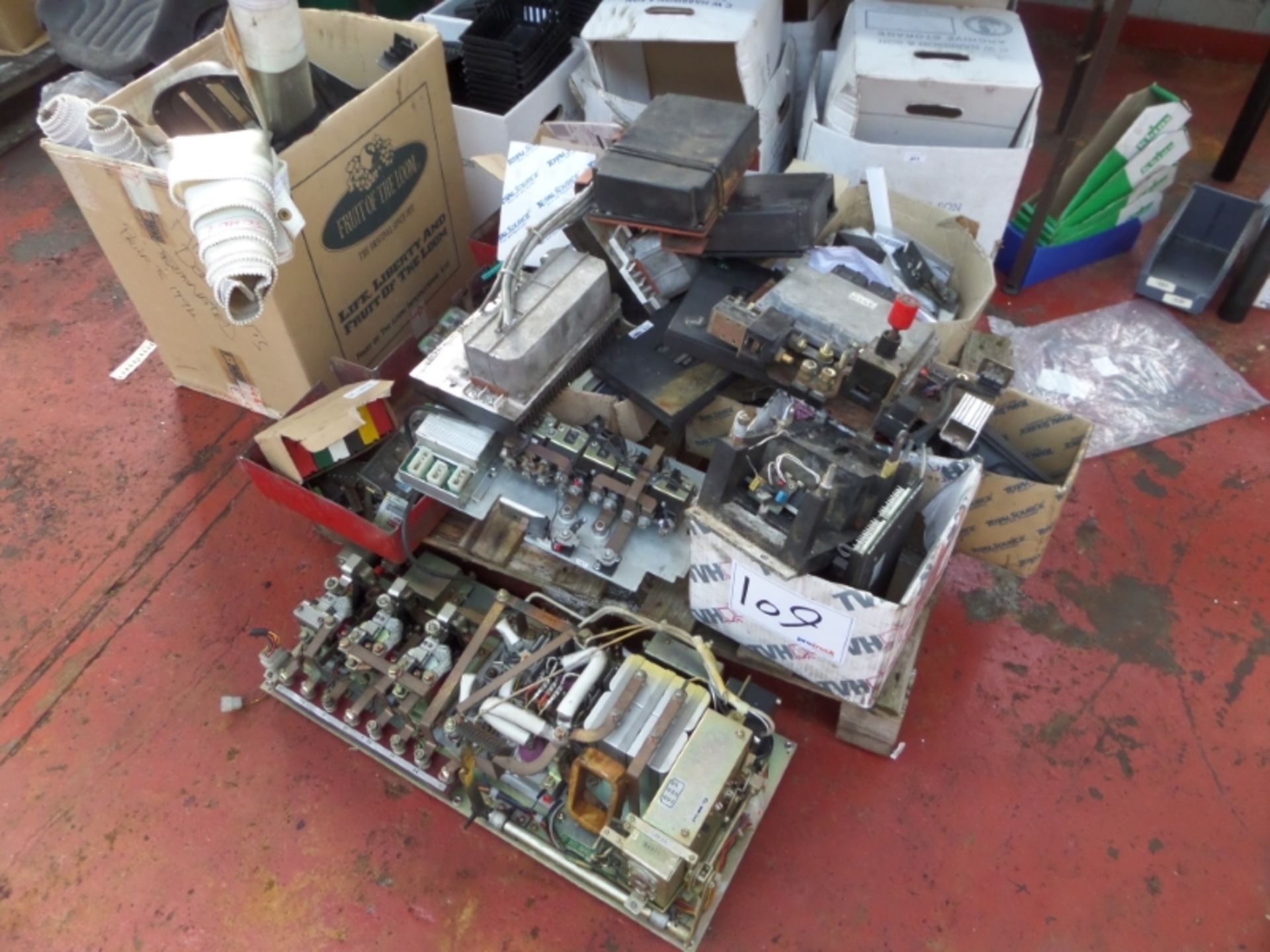 LARGE QUANTITY OF VARIOUS FORKLIFT ELECTRONIC SPARES