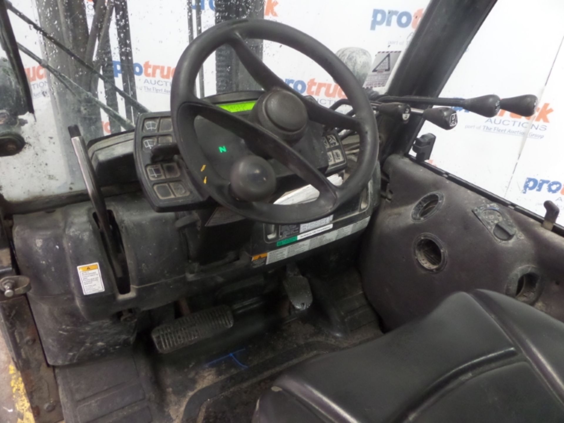 YALE GLP30VX V2195 Plant Diesel - VIN: B875B22920J - Year: 2011 - 6,439 Hours - Duplex Forklift, - Image 5 of 7