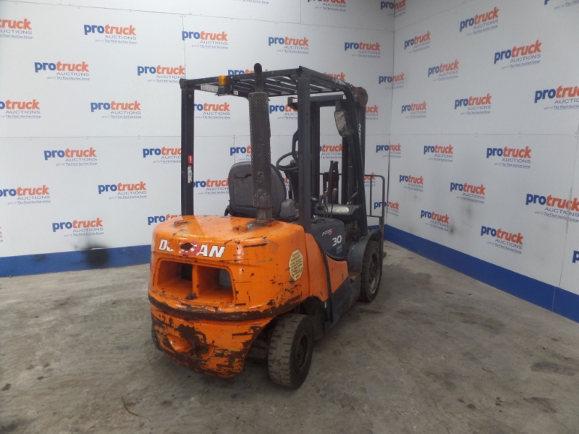 DOOSAN D30-S5 Plant Diesel - VIN: LS00649 - Year: 2007 - UNREADABLE Hours - Triplex Forklift, - Image 4 of 7