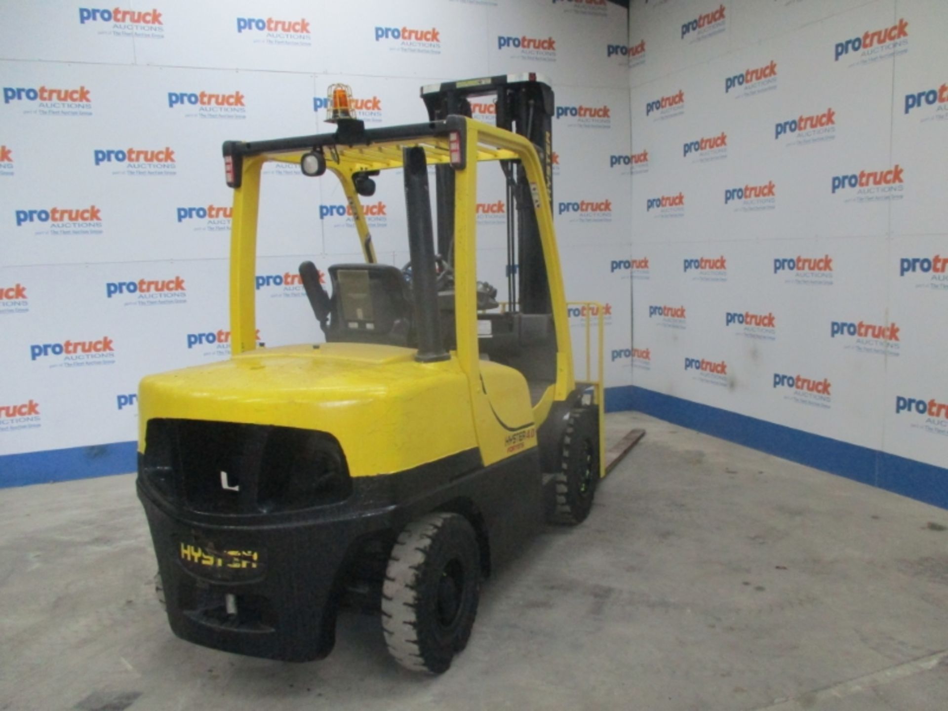 HYSTER H4.0FT6 Plant Electric - VIN: P05B02910H - Year: 2010 - 3,488 Hours - Duplex Forklift, - Image 4 of 7