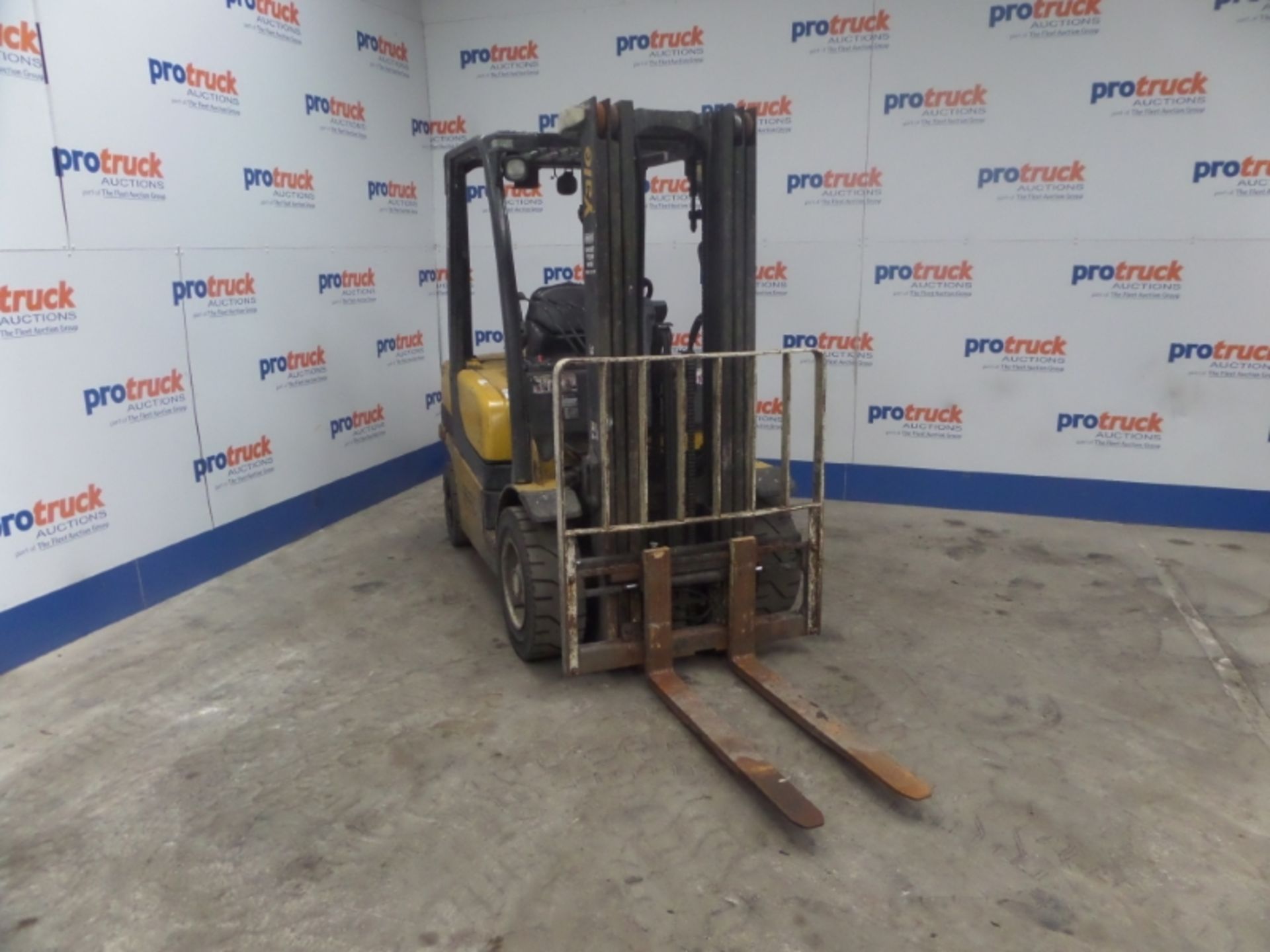 YALE GDP25VX E2170 Plant Diesel - VIN: B875B22393J - Year: 2011 - 5,467 Hours - Triplex Forklift, - Image 2 of 7