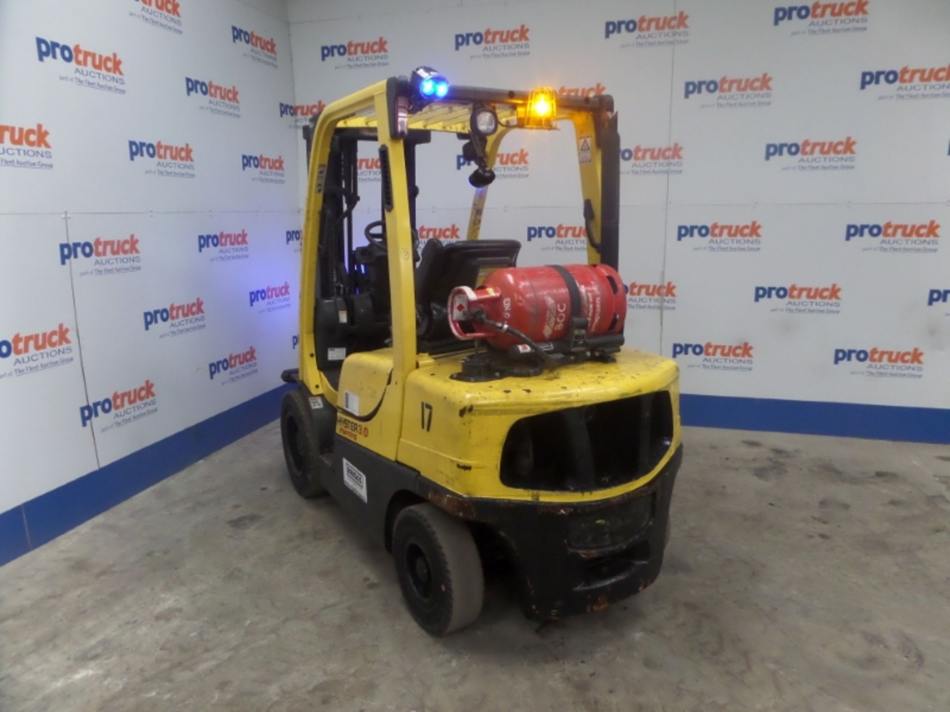 HYSTER H3.0FT Plant LPG / CNG - VIN: L177B36861K - Year: 2012 - 8,869 Hours - Triplex Forklift, R. - Image 3 of 7