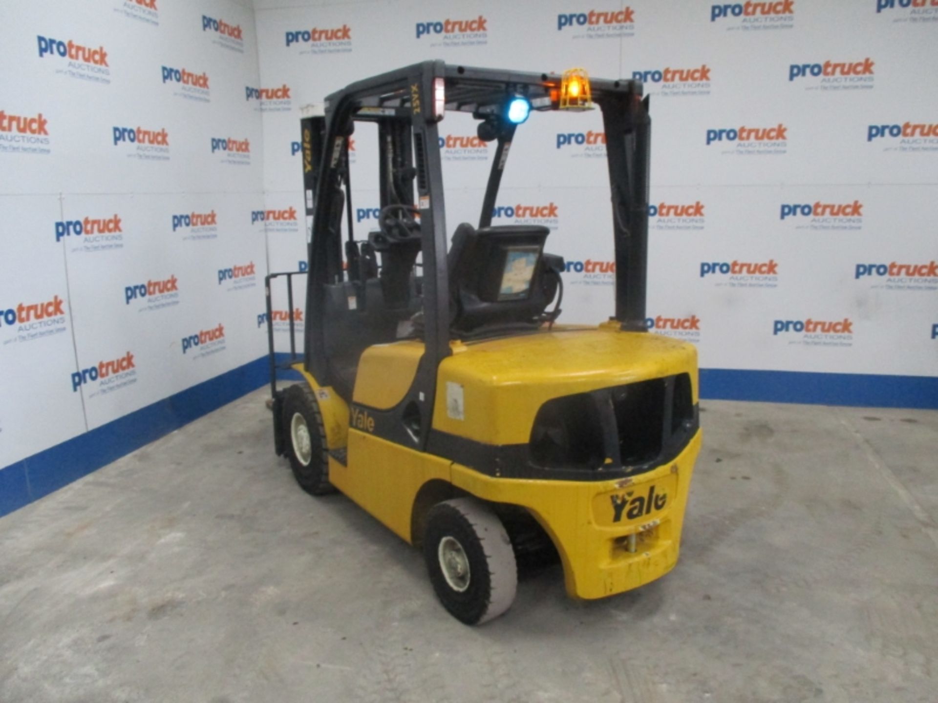 YALE GDP25VX E2170 Plant Diesel - VIN: B875B20729H - Year: 2010 - 1,029 Hours - Triplex Forklift, - Image 3 of 7