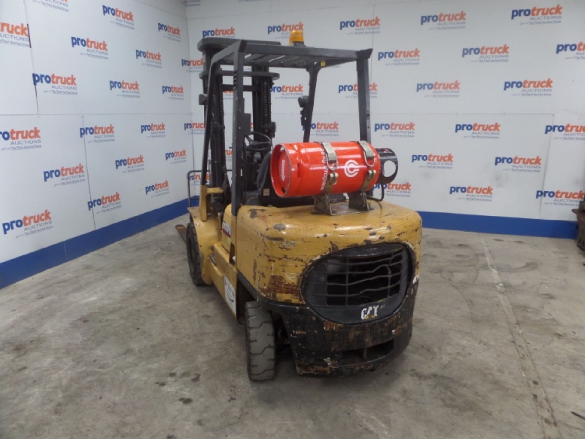 CATERPILLAR GP35K Plant LPG / CNG - VIN: ET13D65099 - Year: 2001 - 9,554 Hours - Triplex Forklift, - Image 4 of 7