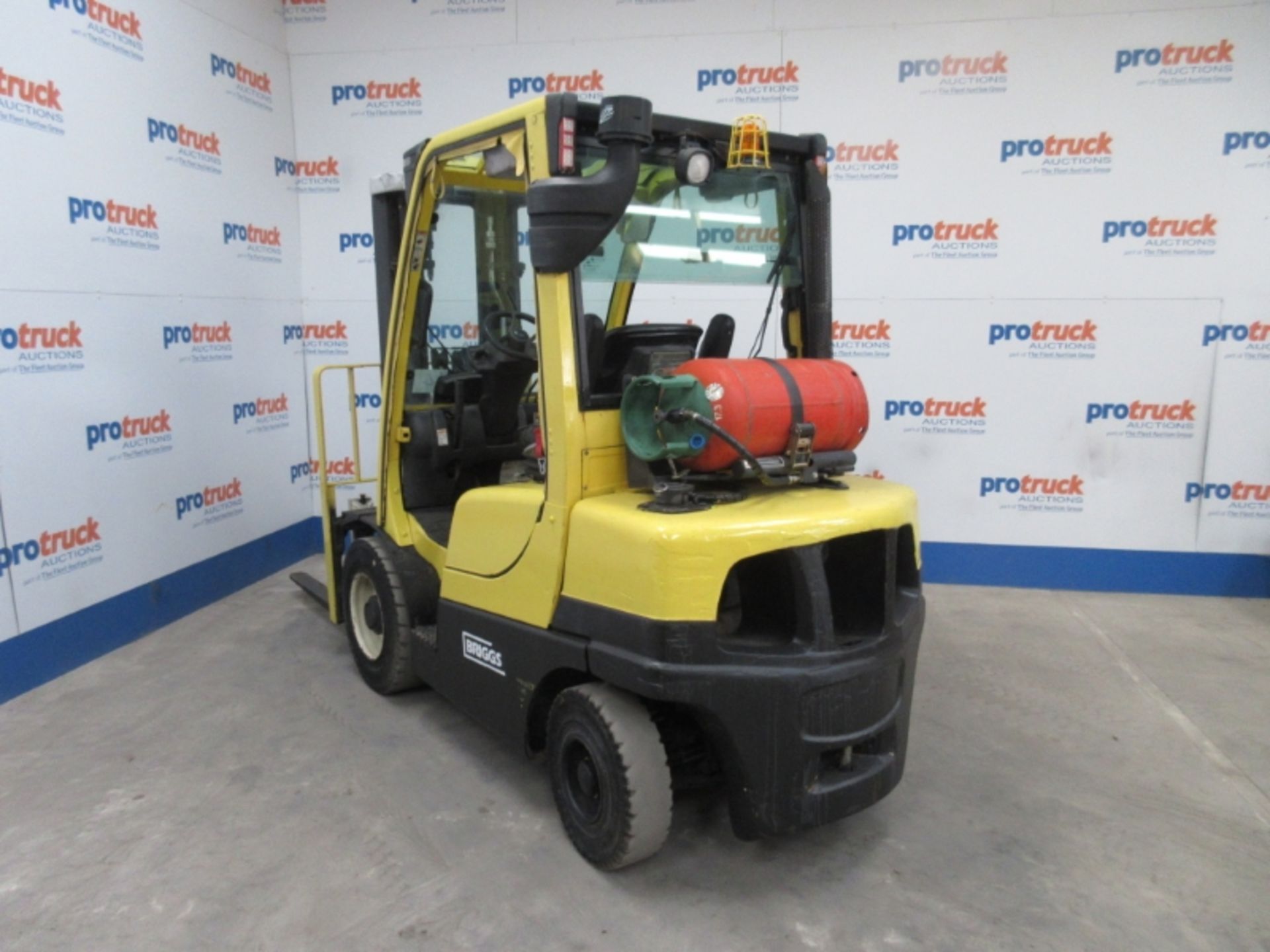 HYSTER H3.0FT Plant LPG / CNG - VIN: L177B34108J - Year: 2011 - 6,730 Hours - Triplex 4.6M Forklift, - Image 3 of 7