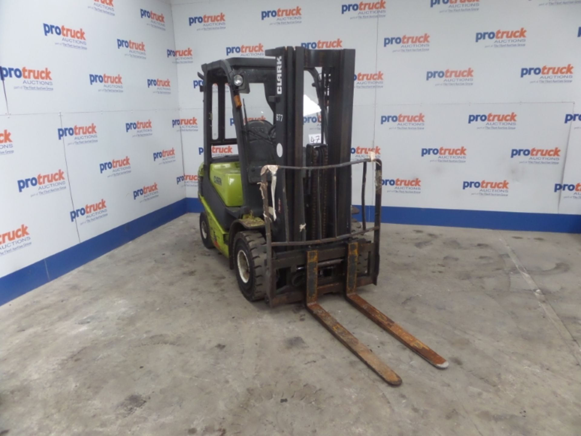 CLARK C25D Plant Diesel - VIN: P232D19299843CNF - Year: 2013 - 7,998 Hours - Triplex Forklift, - Image 2 of 7