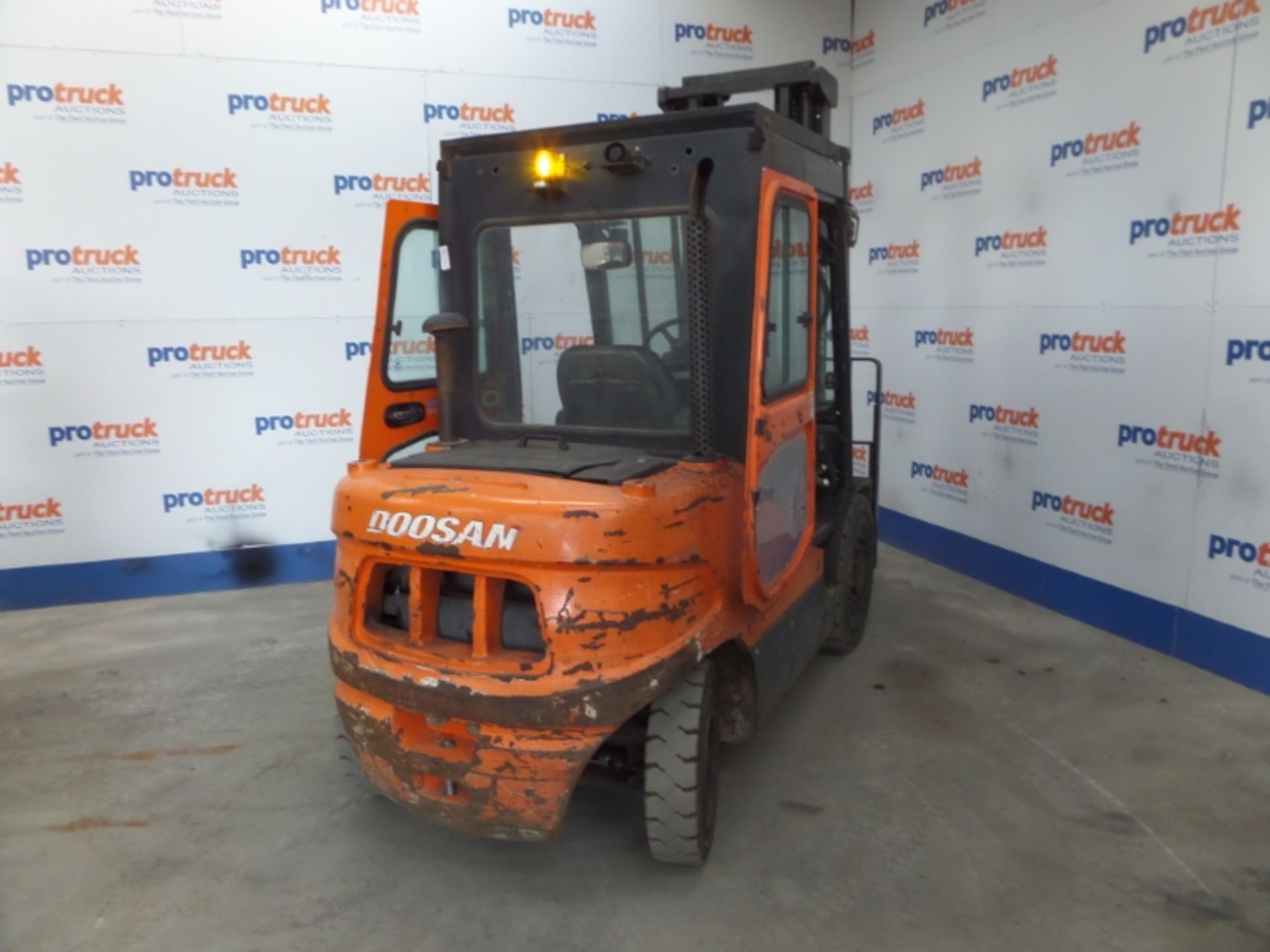 DOOSAN D40SC-5 Plant Diesel - VIN: FDB06124000094 - Year: 2012 - 8,733 Hours - Duplex 4M Forklift, - Image 3 of 7