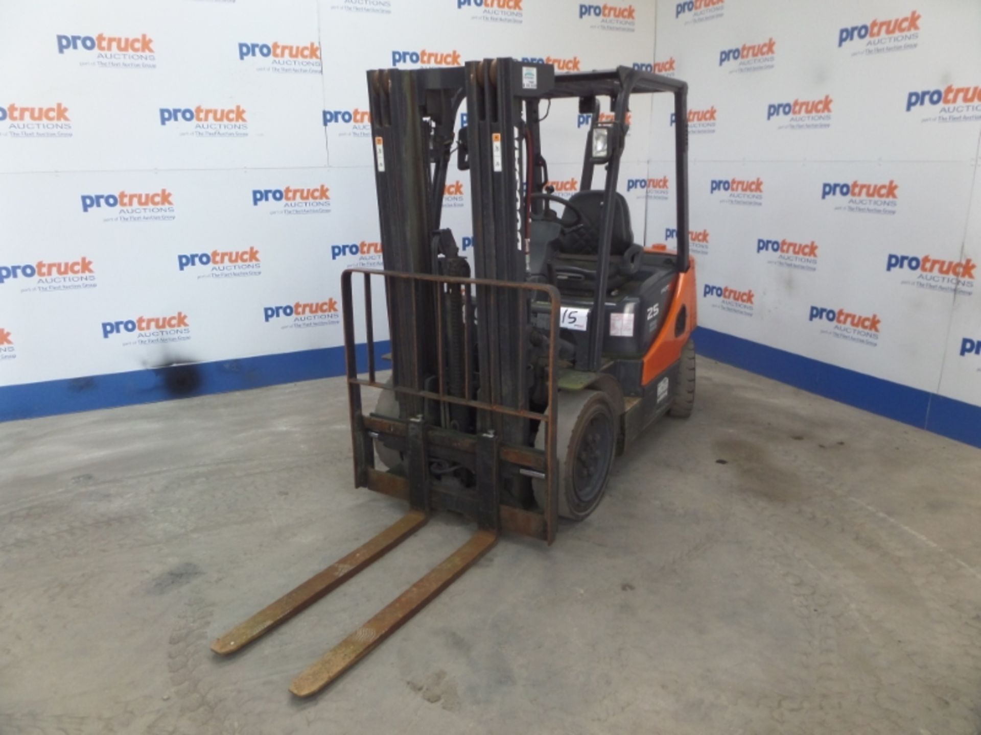 DOOSAN D25S-5 Plant Diesel - VIN: QC00737 - Year: 2009 - 16,259 Hours - Triplex 3.2M Forklift,