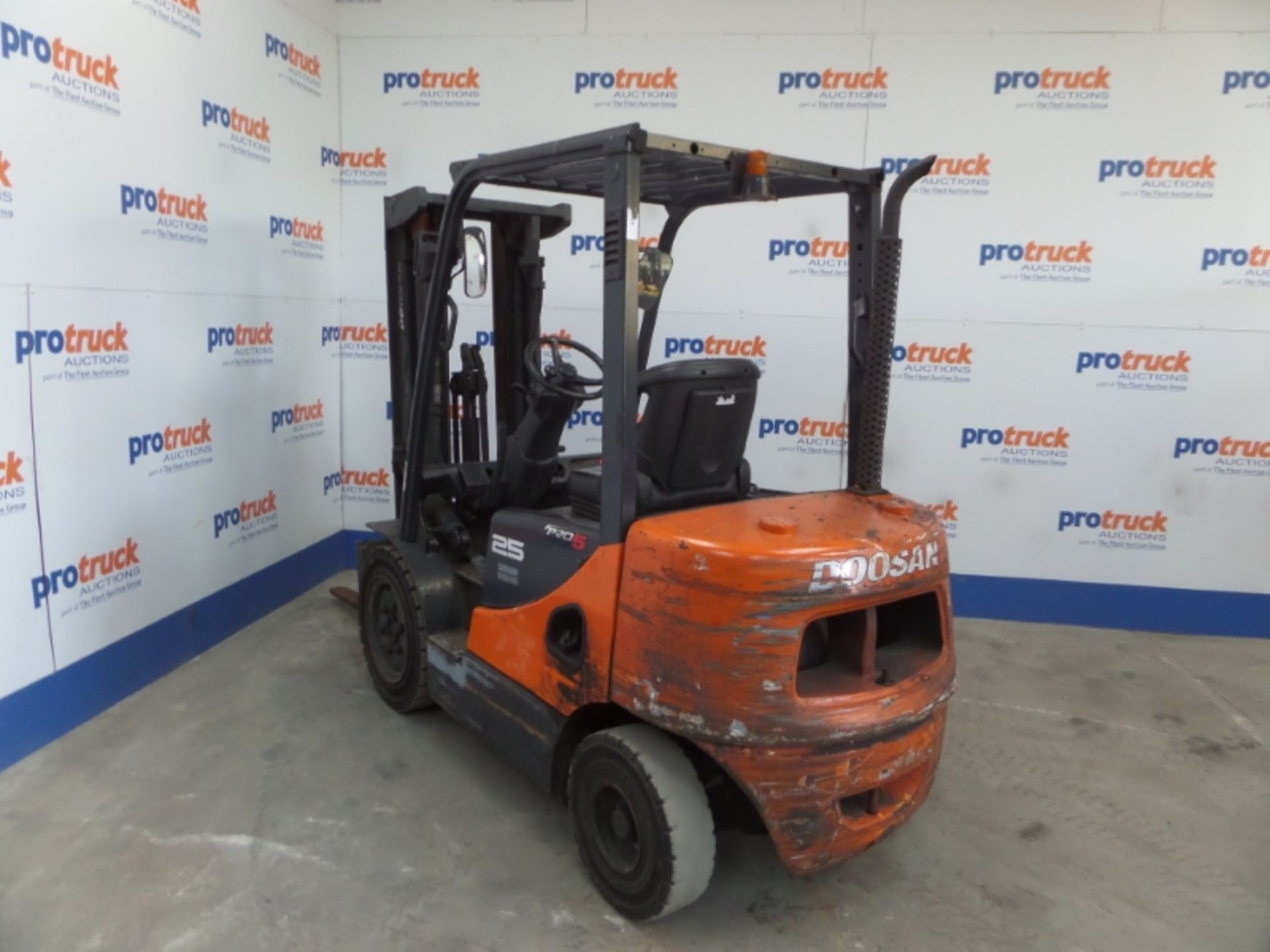 DOOSAN D25S-5 Plant Diesel - VIN: FDA05124008981 - Year: 2011 - 8,518 Hours - Triplex 3.2M Forklift, - Image 5 of 7