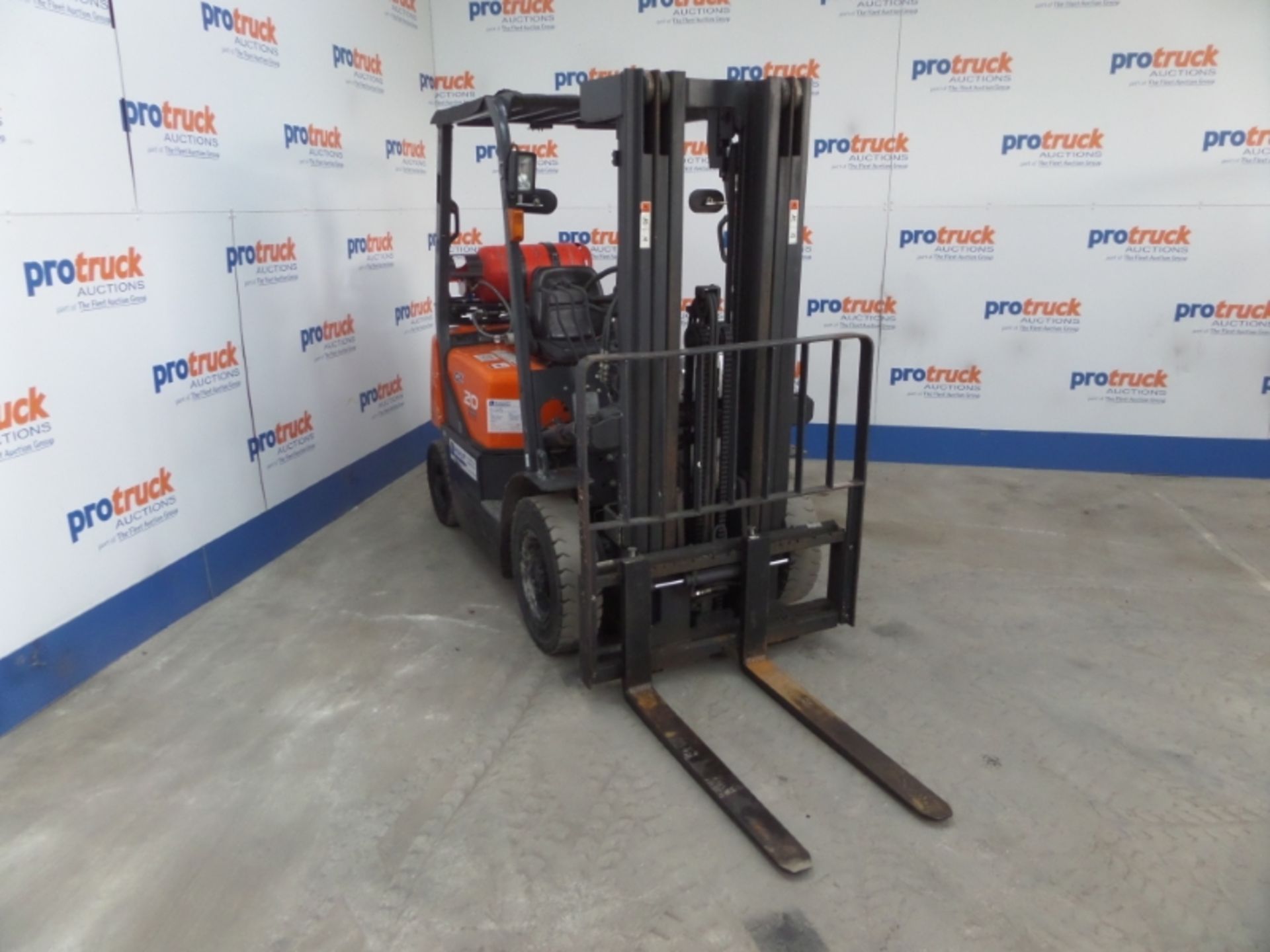 DOOSAN G20G Plant Diesel - VIN: FGA0W233000746 - Year: 2016 - 477 Hours - Triplex 3M Forklift, - Image 2 of 6