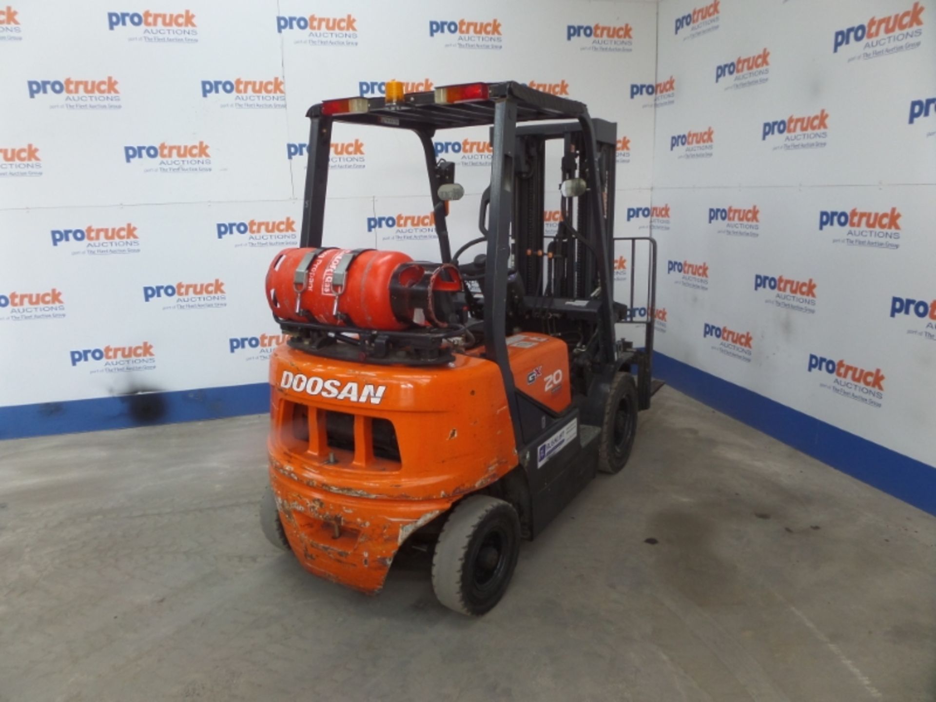 DOOSAN G20G Plant Diesel - VIN: FGA0W233000746 - Year: 2016 - 477 Hours - Triplex 3M Forklift, - Image 4 of 6